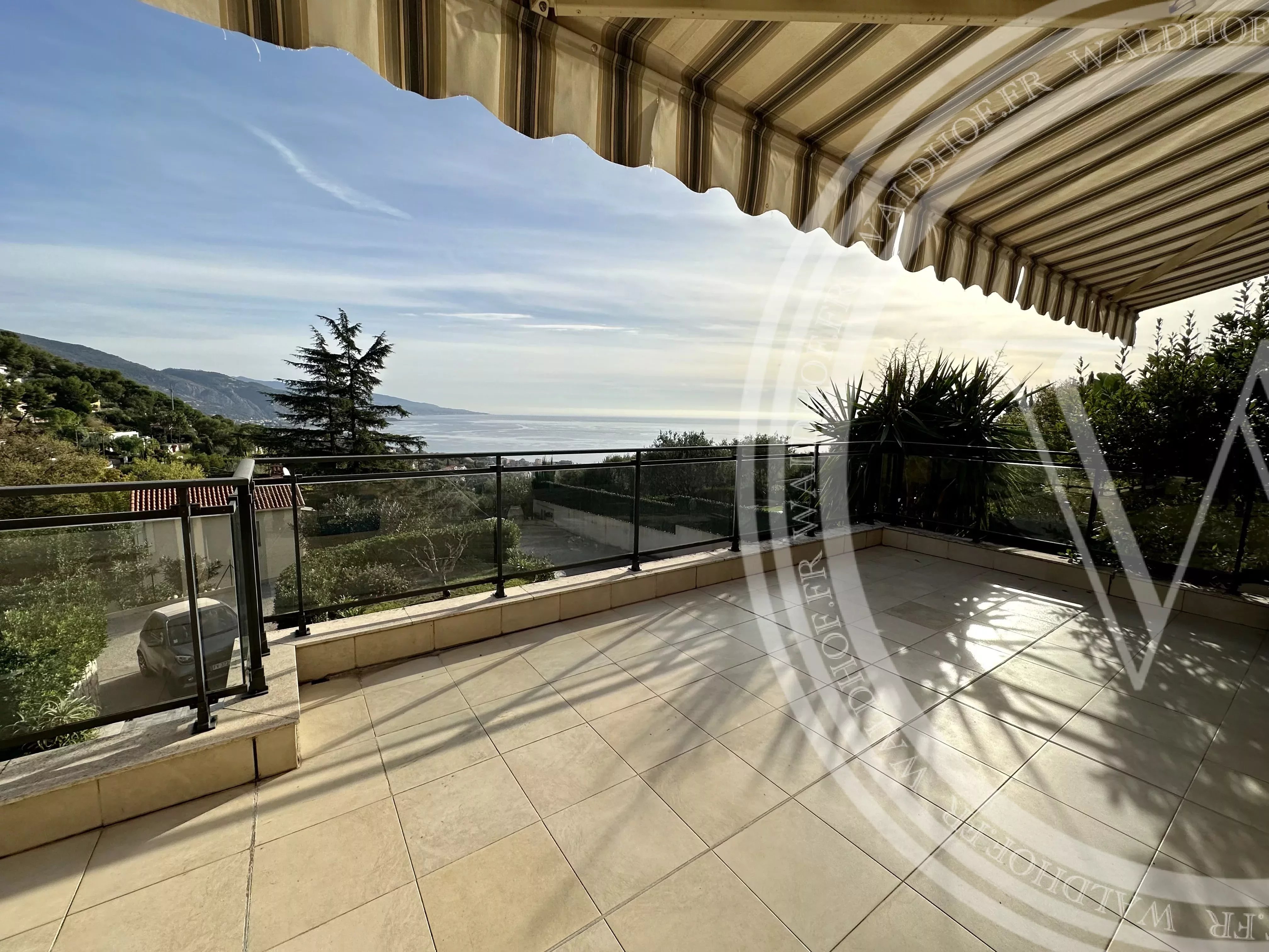 Villa de style californien dans quartier résidentiel de Roquebrune Cap Martin