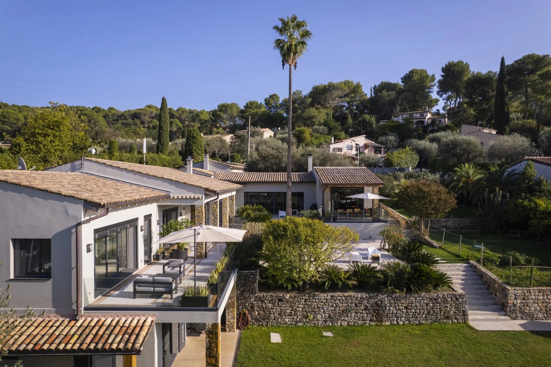 Stunning contemporary luxury property with beautiful views over Mougins