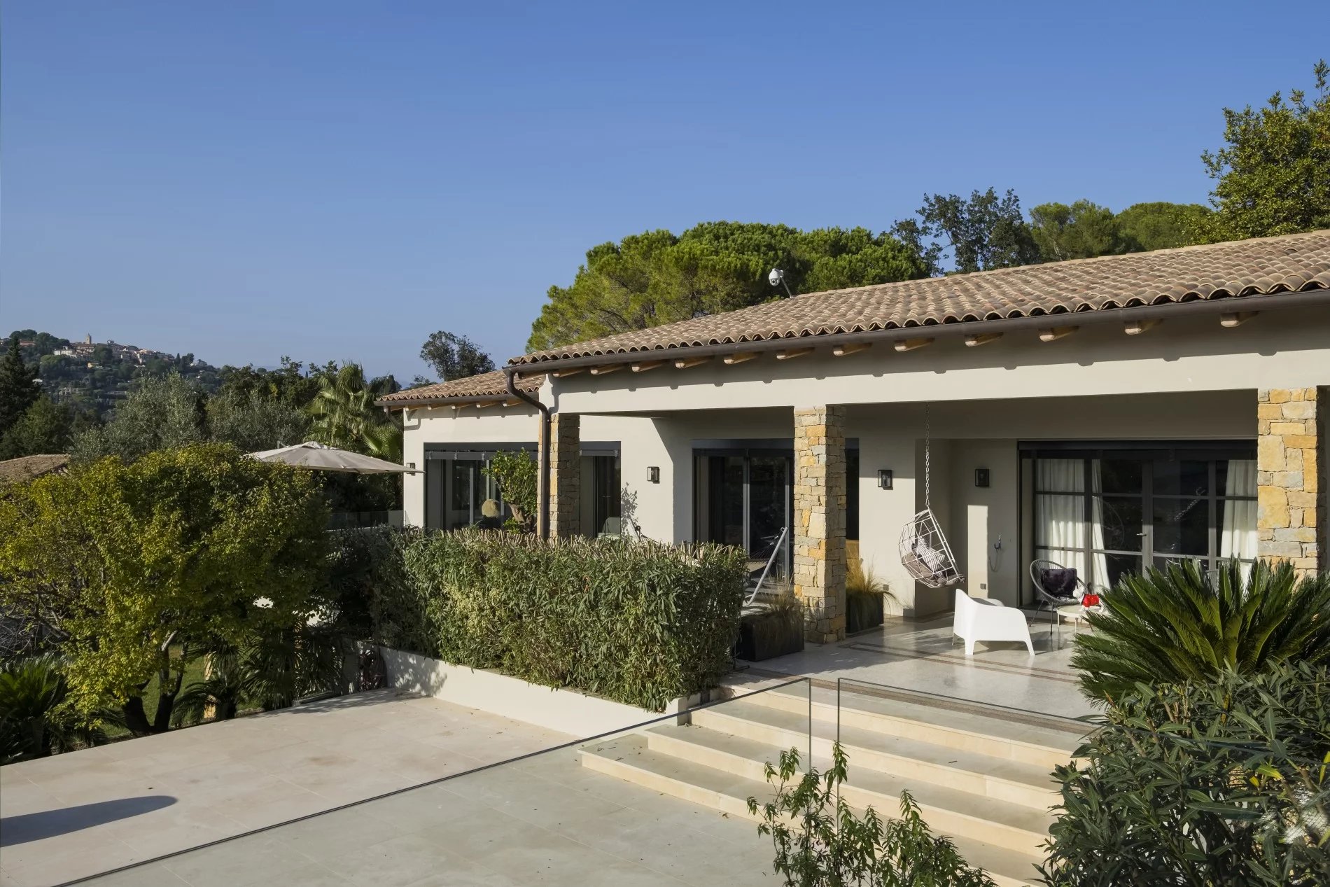 Stunning contemporary luxury property with beautiful views over Mougins