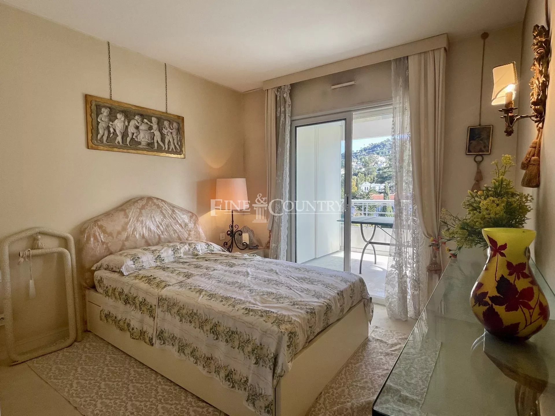 Apartement For Sale in Cannes with Pool