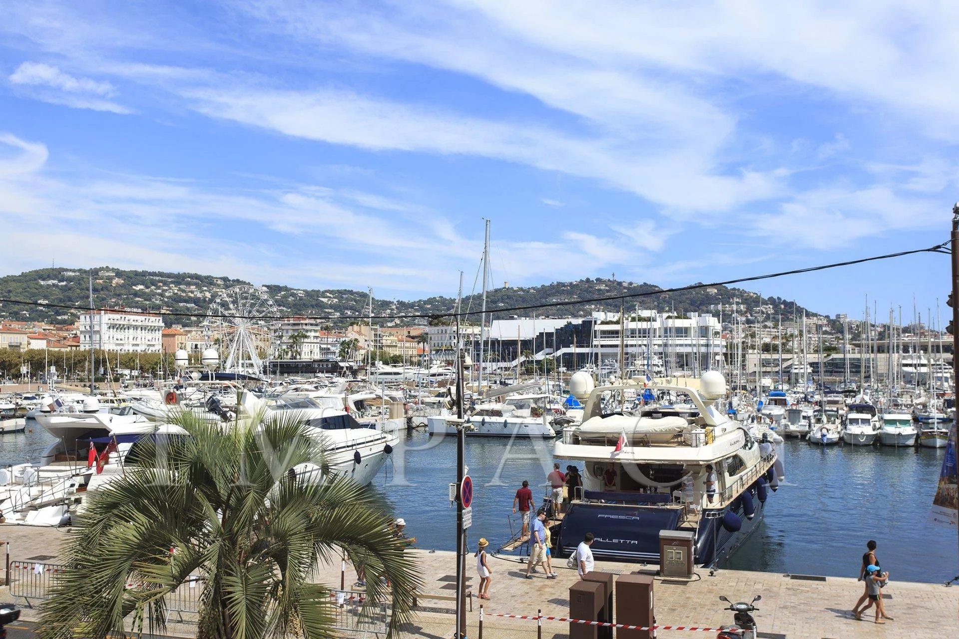 Cannes Suquet Apartment for rent sea view