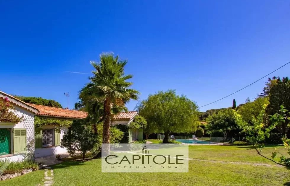 FOR SALE – 5 BEDROOMS VILLA ON ONE LEVEL WITH SWIMMING POOL - CAP D'ANTIBES
