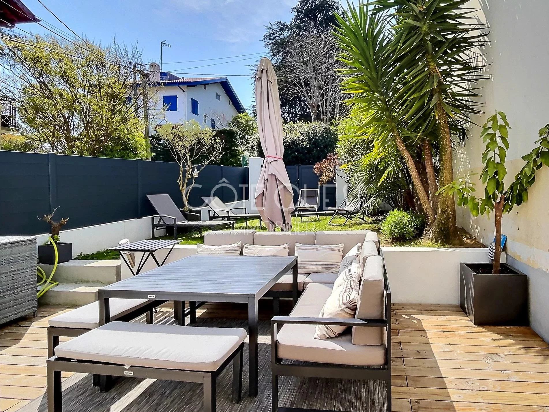 BIARRITZ – A PROPERTY NEAR THE CENTRE OF THE RESORT
