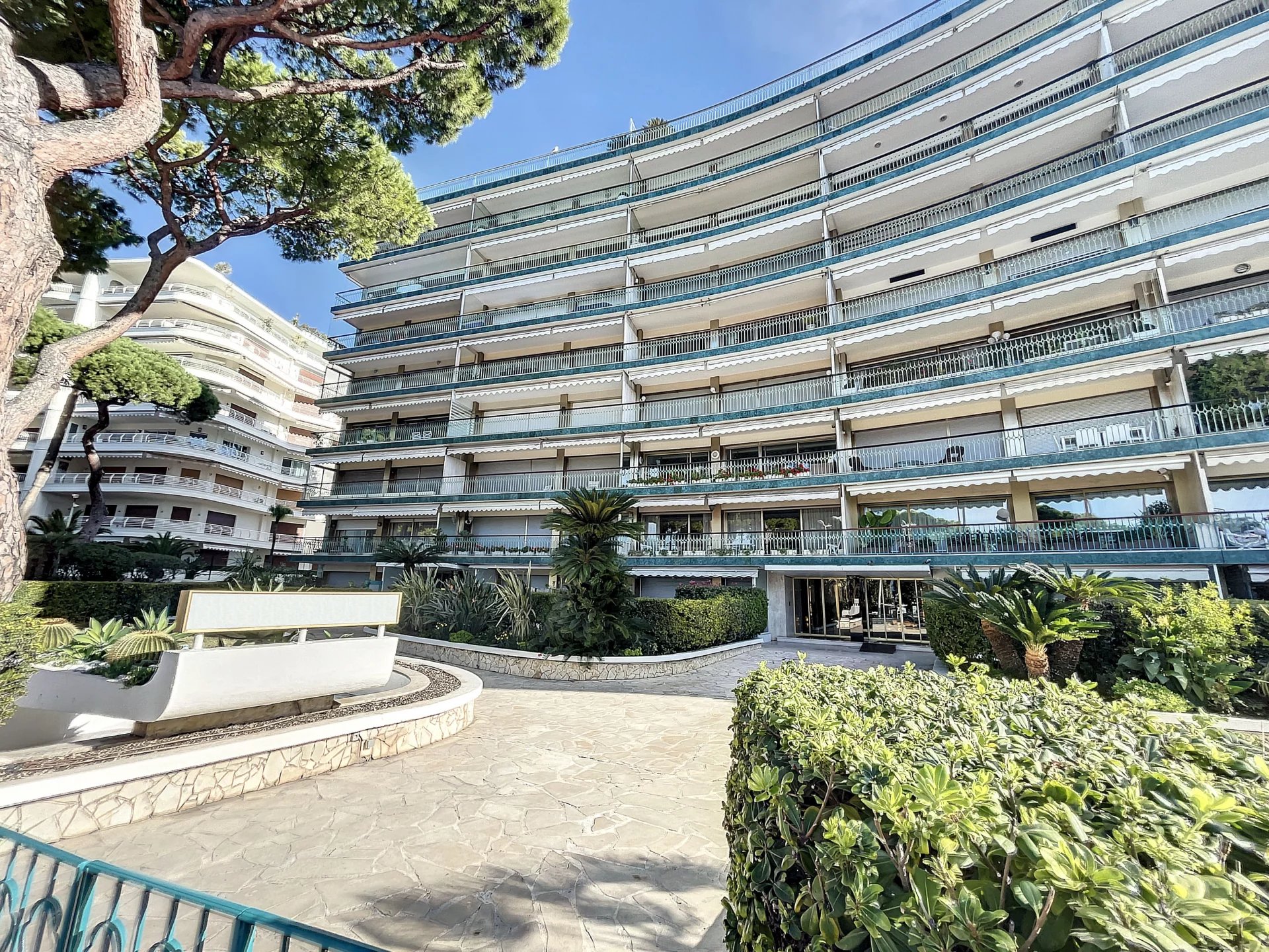 Cannes Croisette 2 rooms flat of 62,29 sqm