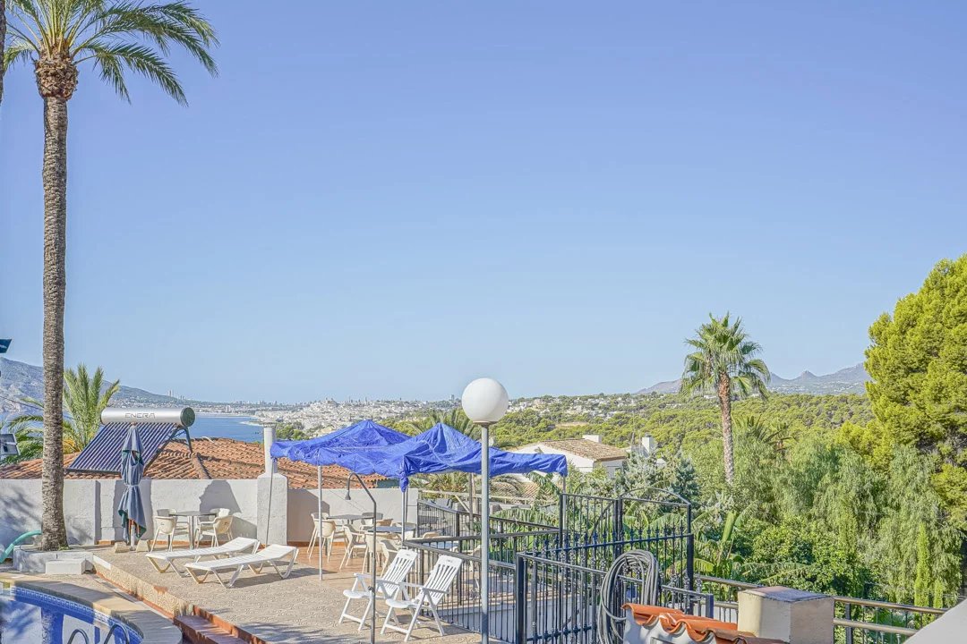 Hotel with stunning mountain and sea views for sale in Altea