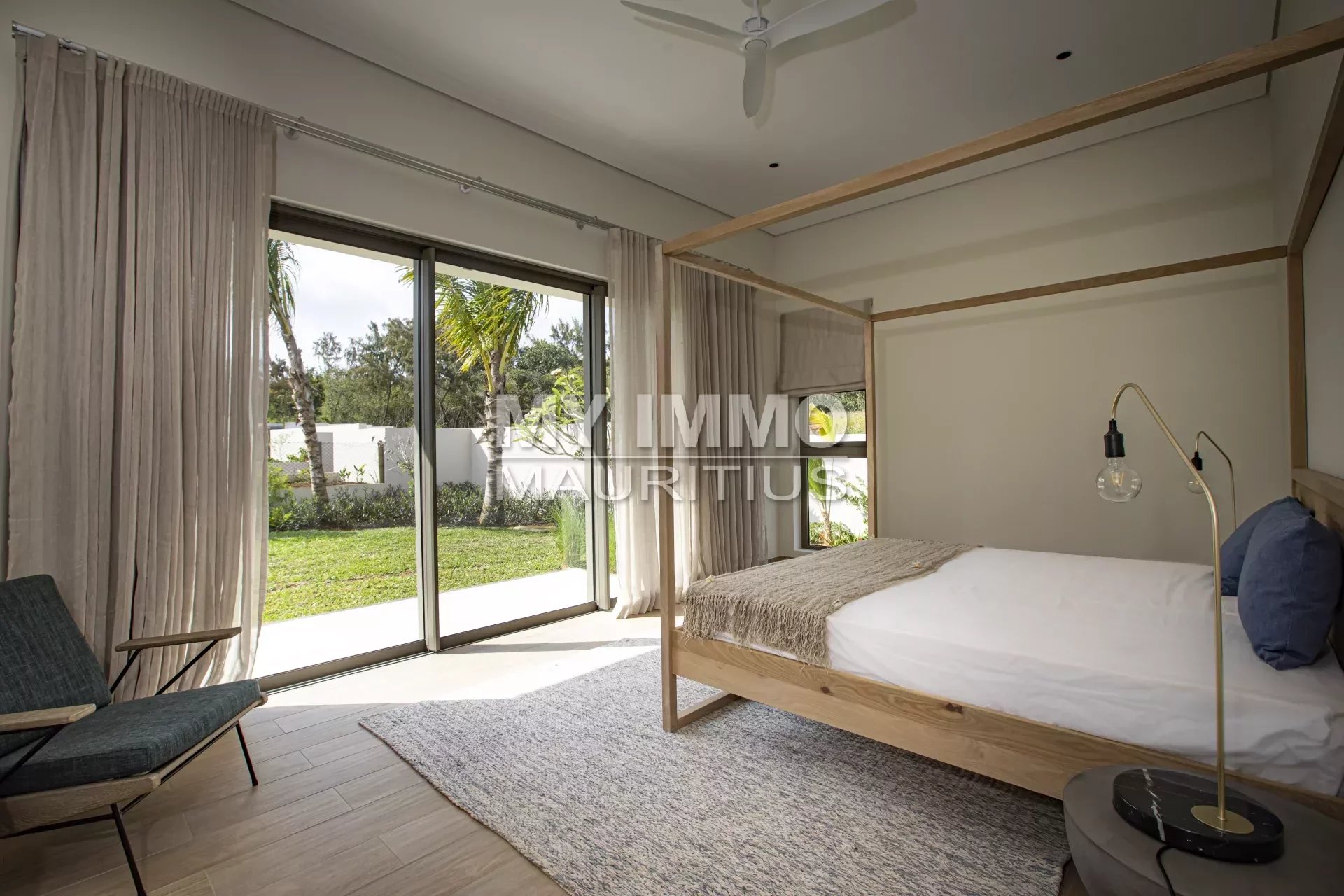 Contemporary 4 bedroom villa