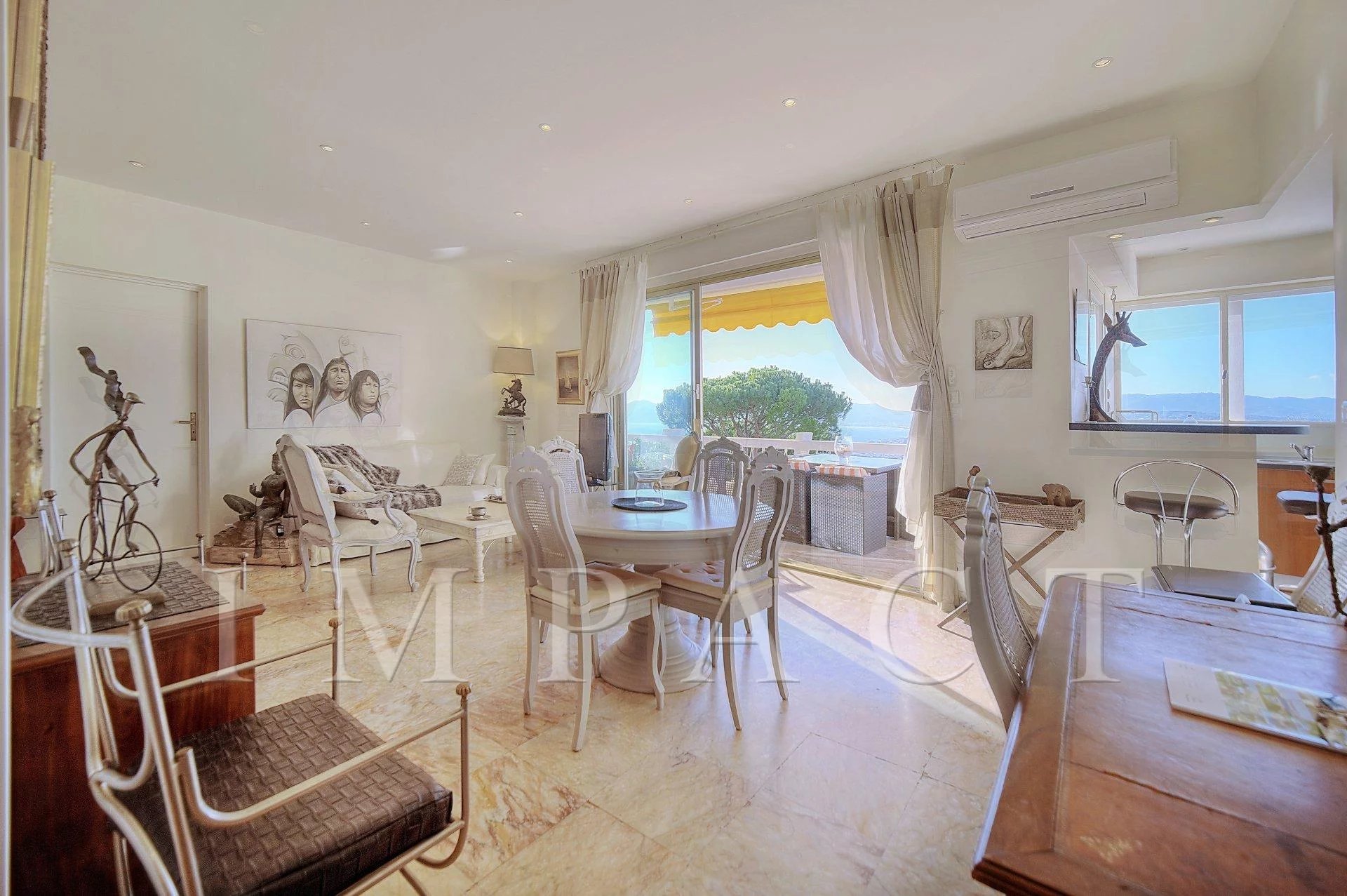 Cannes Californie apartment with sea view for sale