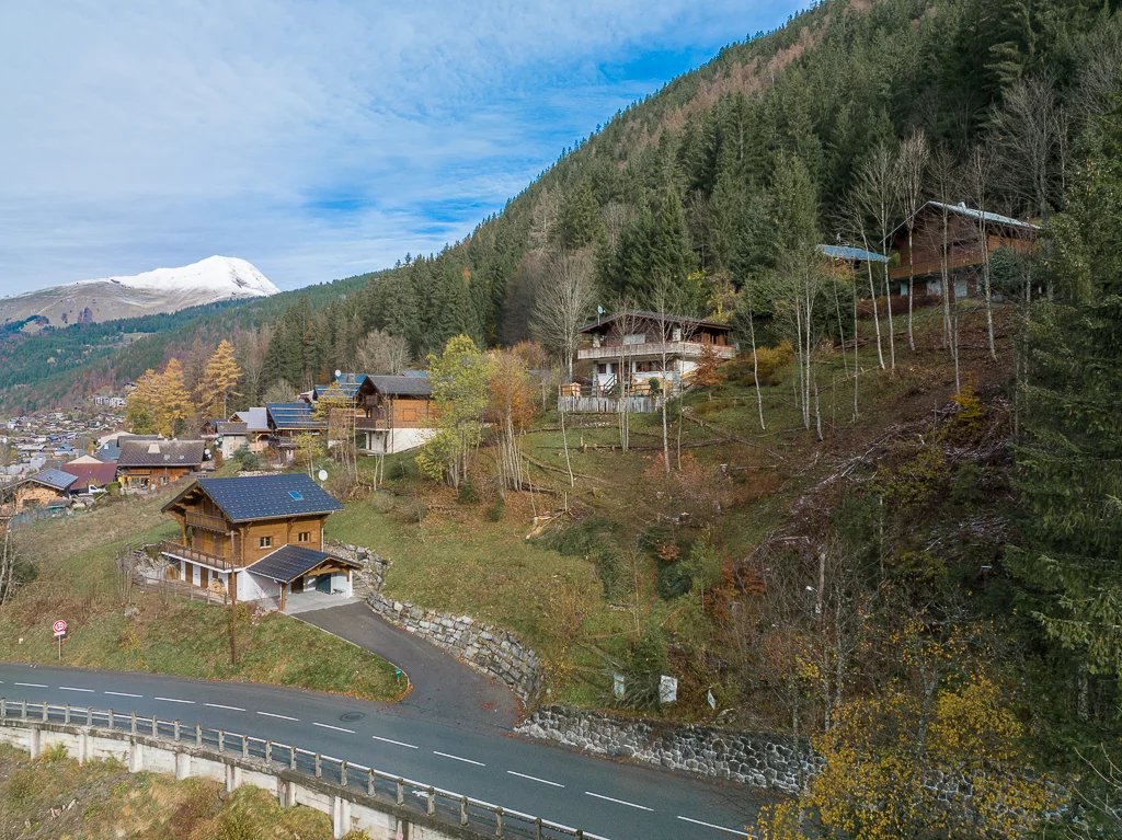 Developable Land With Permit For 325m² Chalet