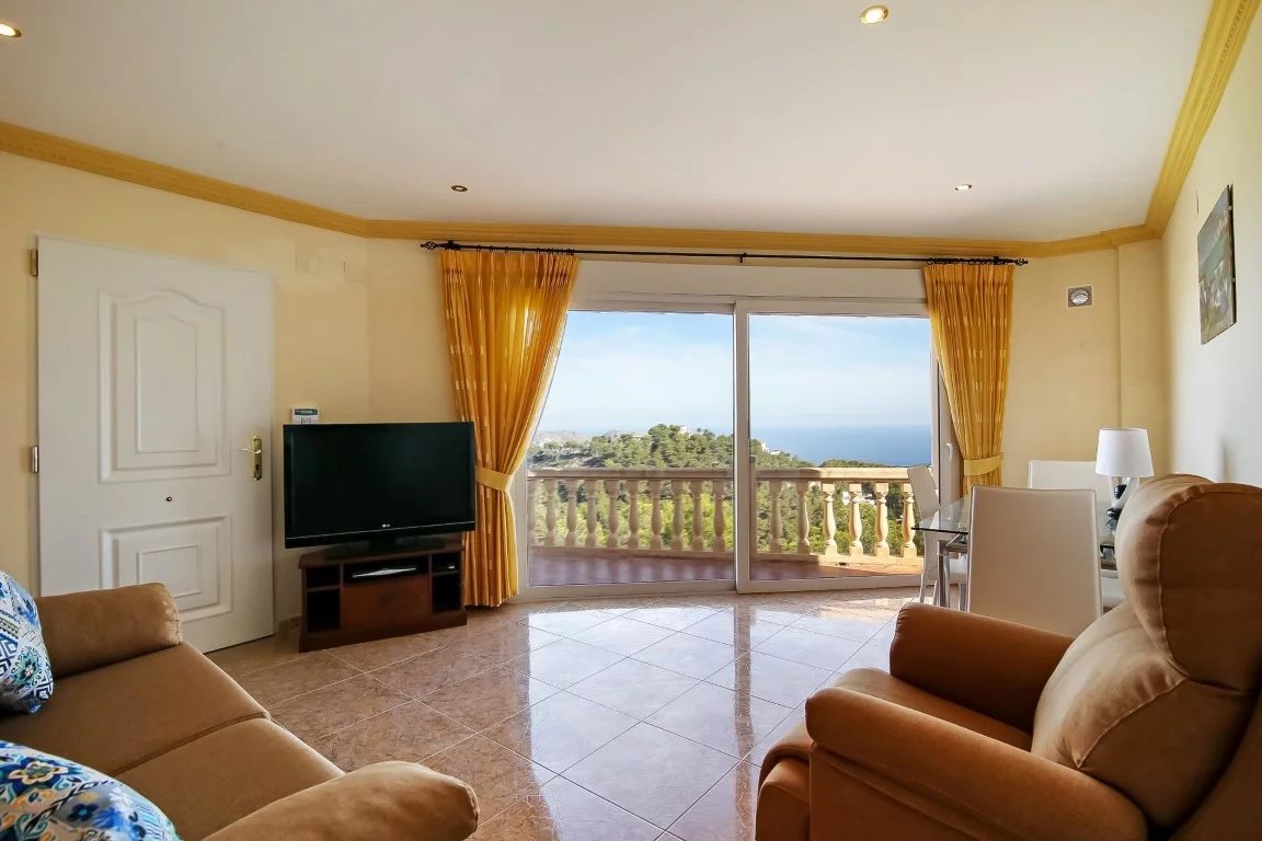 Belle villa espagnole avec vue panoramique sur la mer
