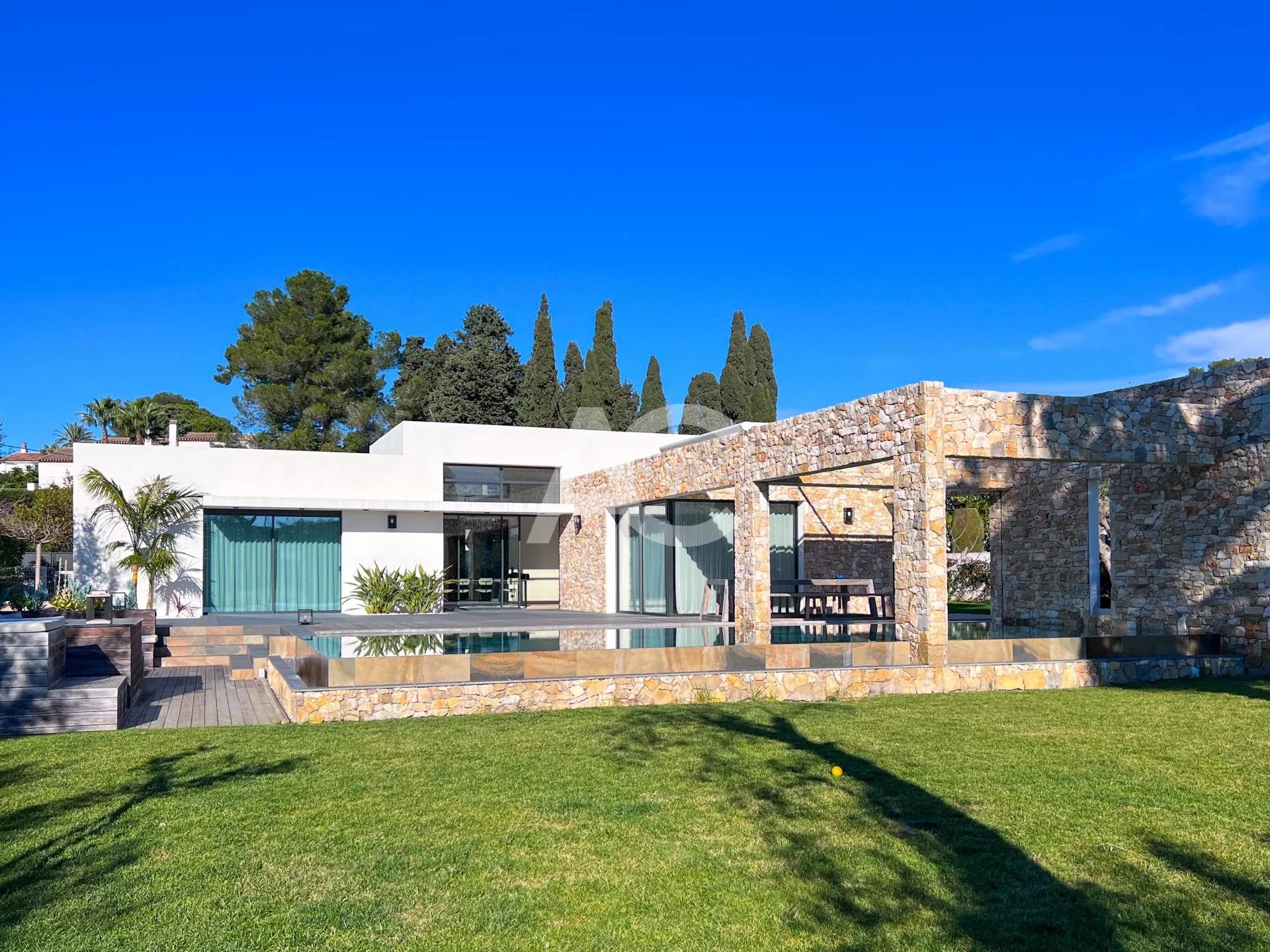 Moderne villa plain-pied à Juan les Pins