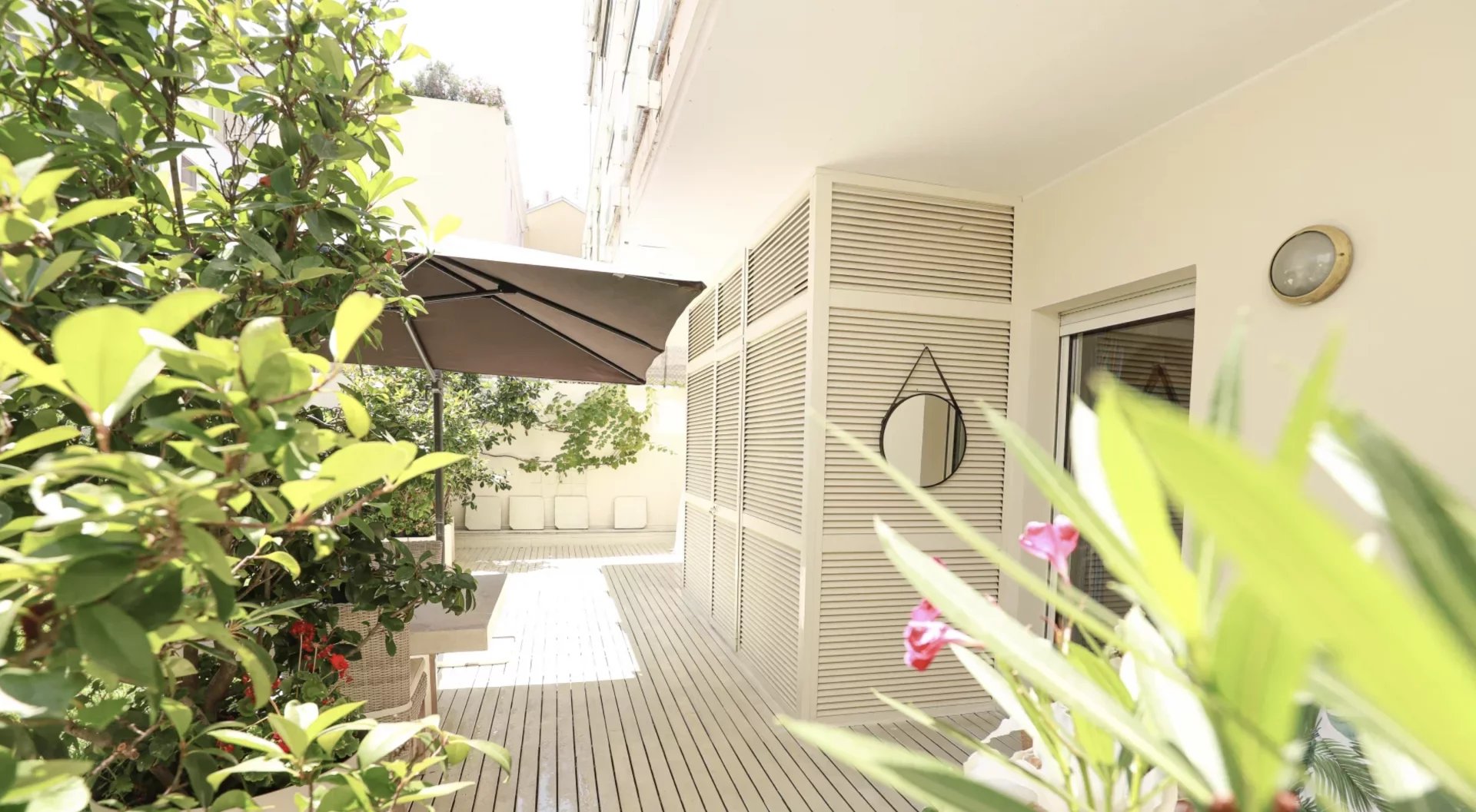 Cannes Palm Beach - 2 rooms 64 m2 - Garden level