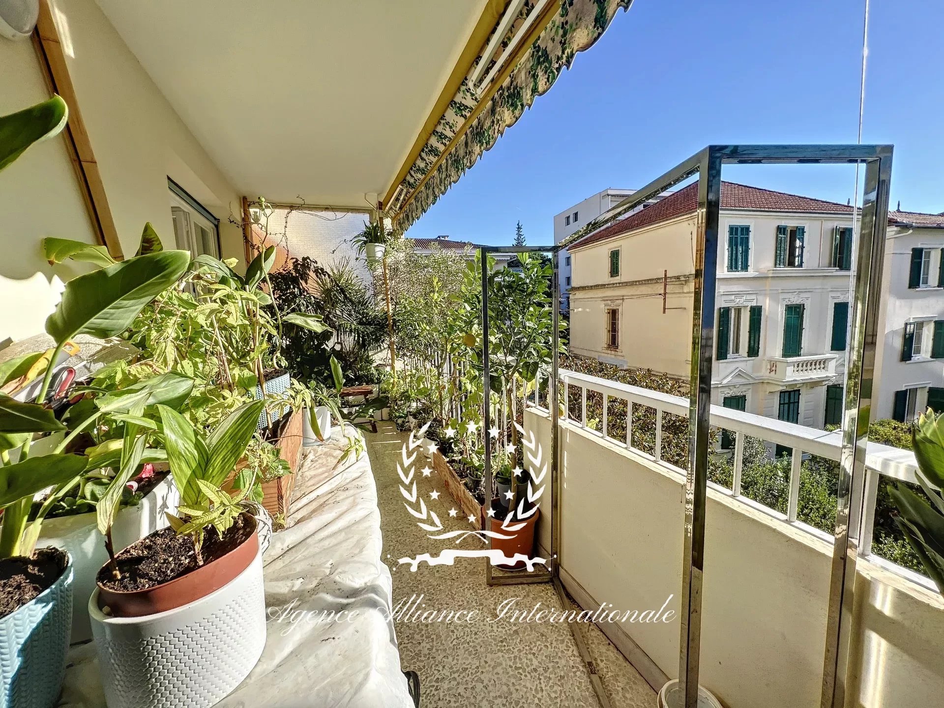3 room apartment terrace Cannes Saint-Nicolas