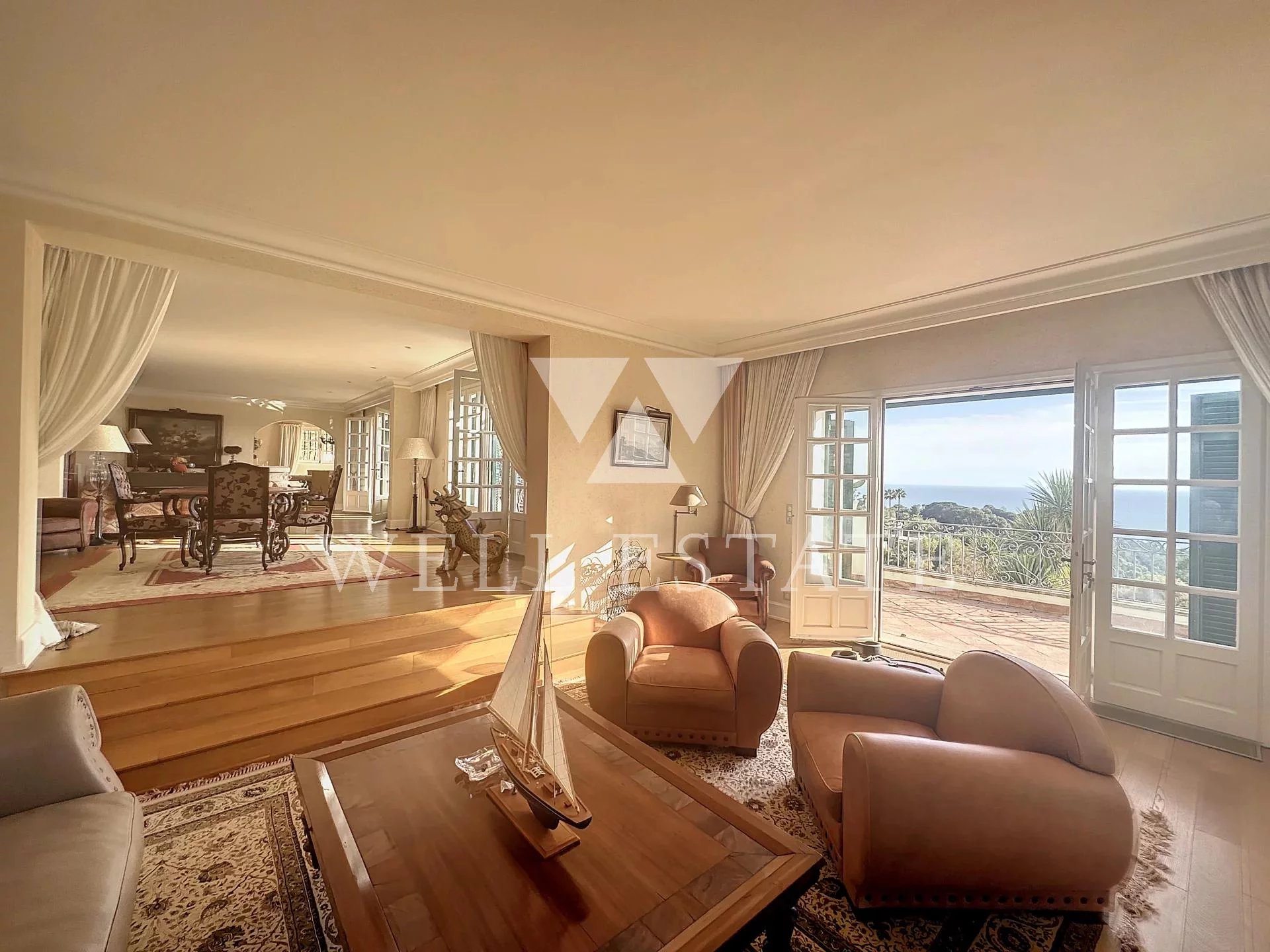 CANNES: Six-bedroom house (400 sqm) for sale