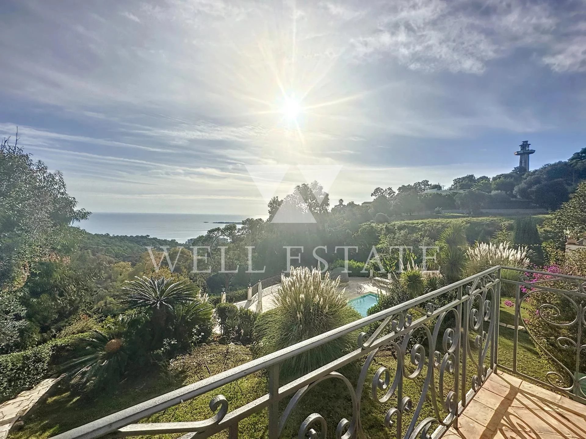 CANNES: Six-bedroom house (400 sqm) for sale