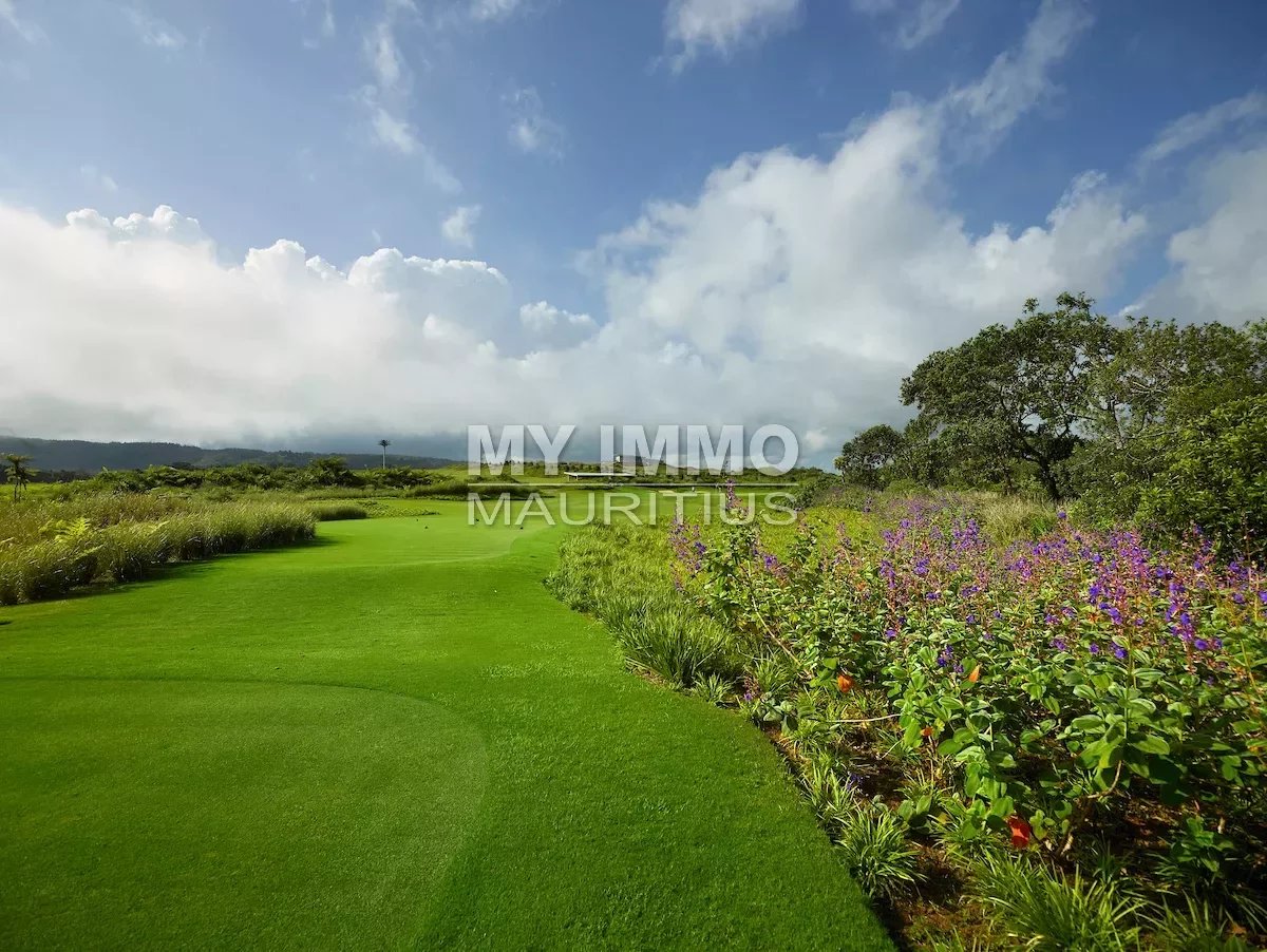 Land with residential project on the golf course