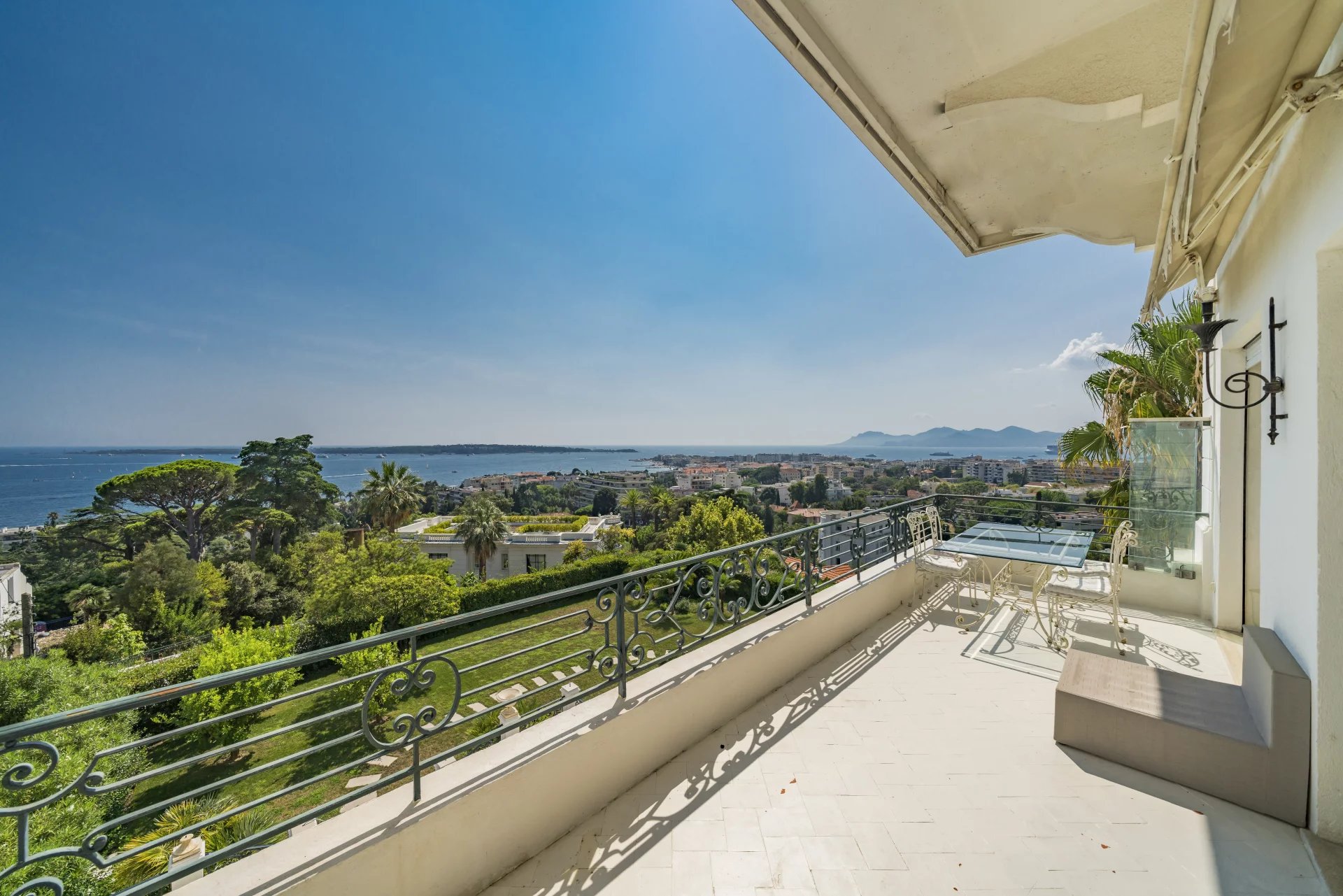 CANNES CALIFORNIE - BOURGEOIS VUE MER PANORAMIQUE