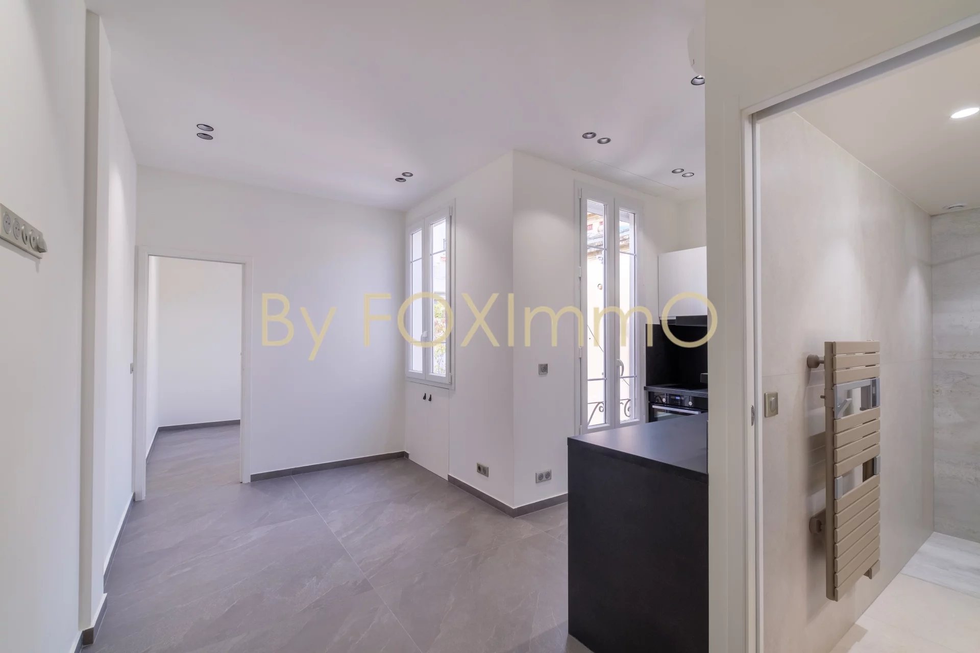 French Riviera, Nice. Newly renovated one-bedroom apartment 3 minutes from the sea