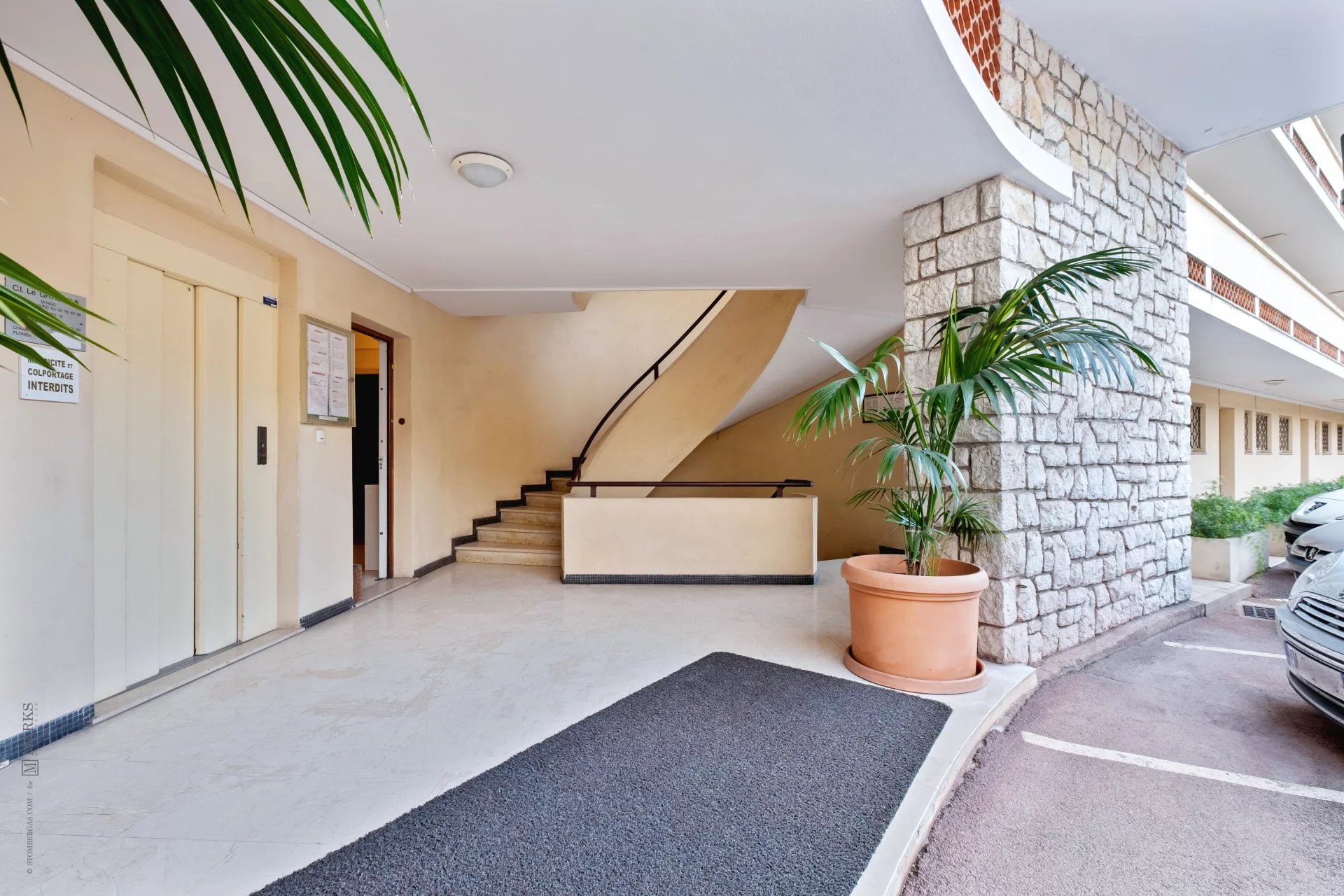 7909322-Appartement 3 pièces avec grande terrasse et accès jardin