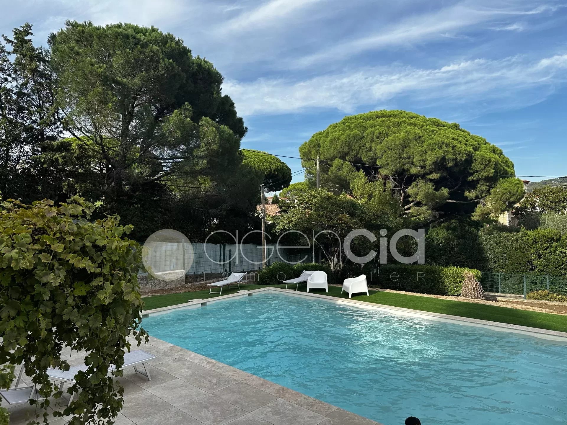 CANNES / 3-BEDROOM APARTMENT 110 M2 IN ABSOLUTE CALM - LUXURY RESIDENCE