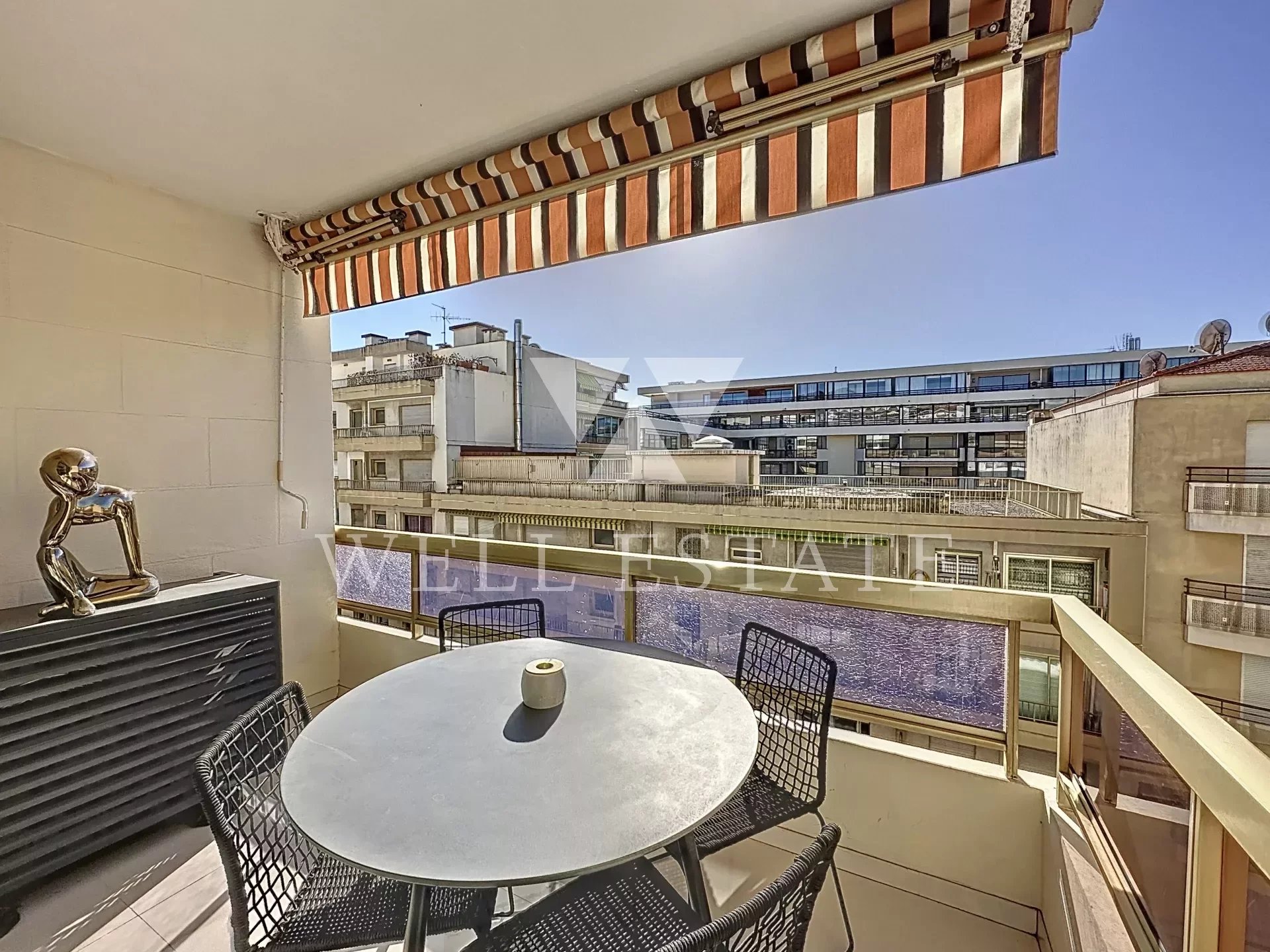 CANNES CENTRE 3-BEDROOM APARTMENT WITH TERRASE