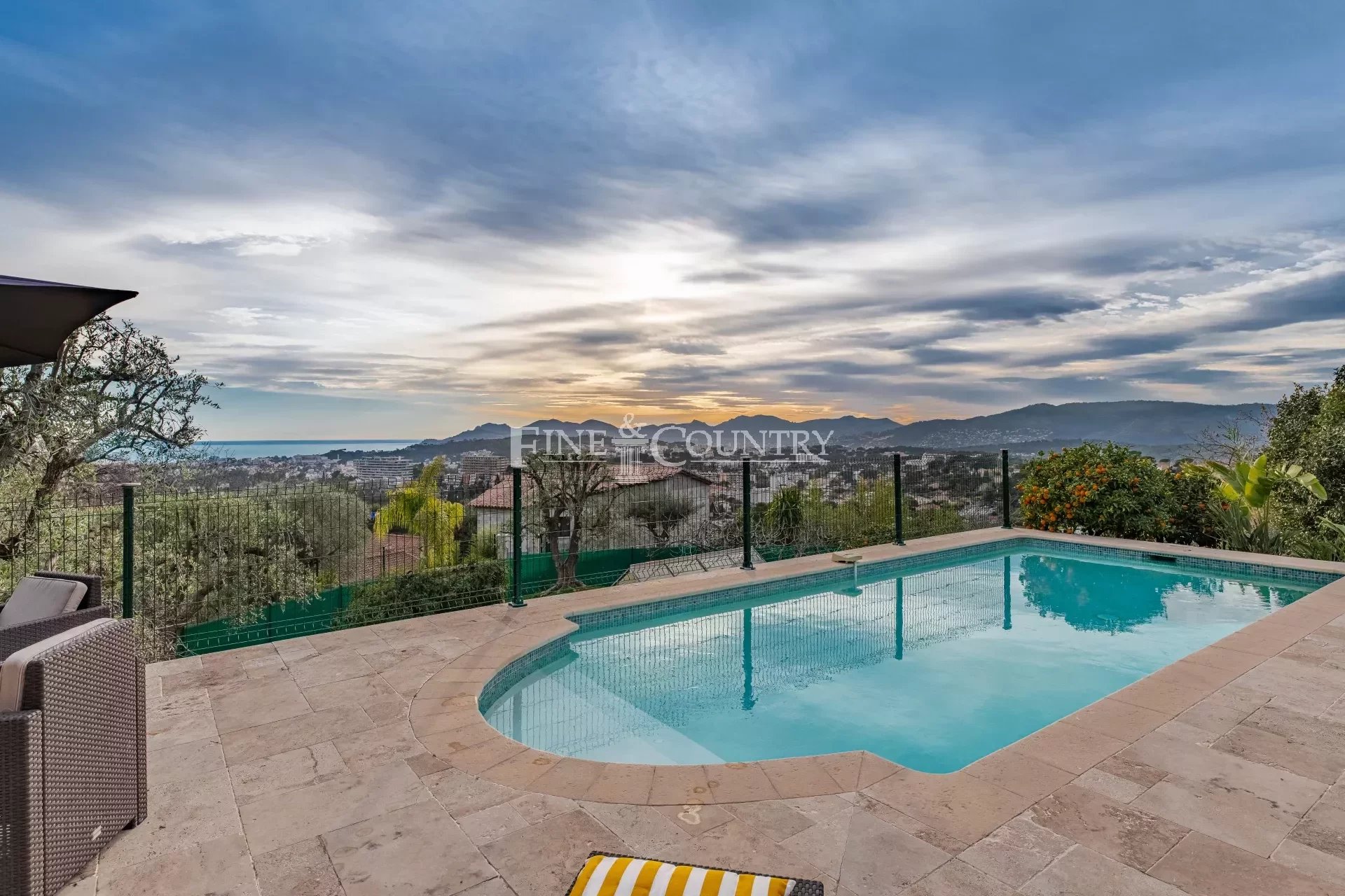 Villa for sale in Mougins with sea view