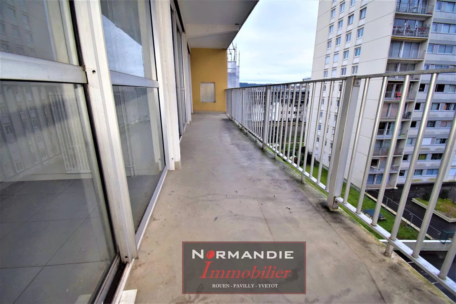 Appartement  104 m²  4  chambres +  2 SDB  + parking