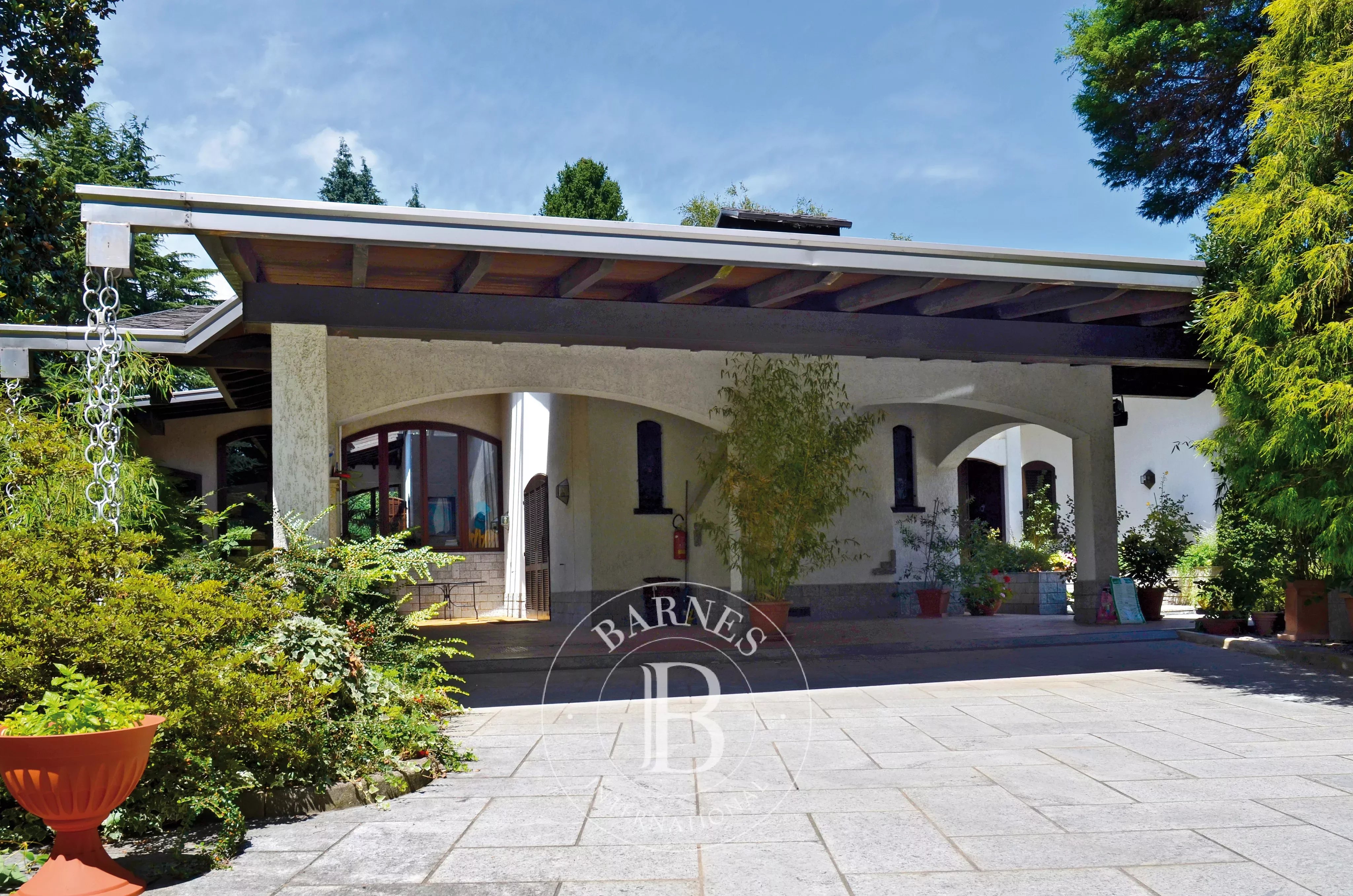 Villa prestigieuse avec piscine intérieure spectaculaire, écuries et parc. Borgomanero. Lacs de la région : Maggiore et Orta - picture 6 title=