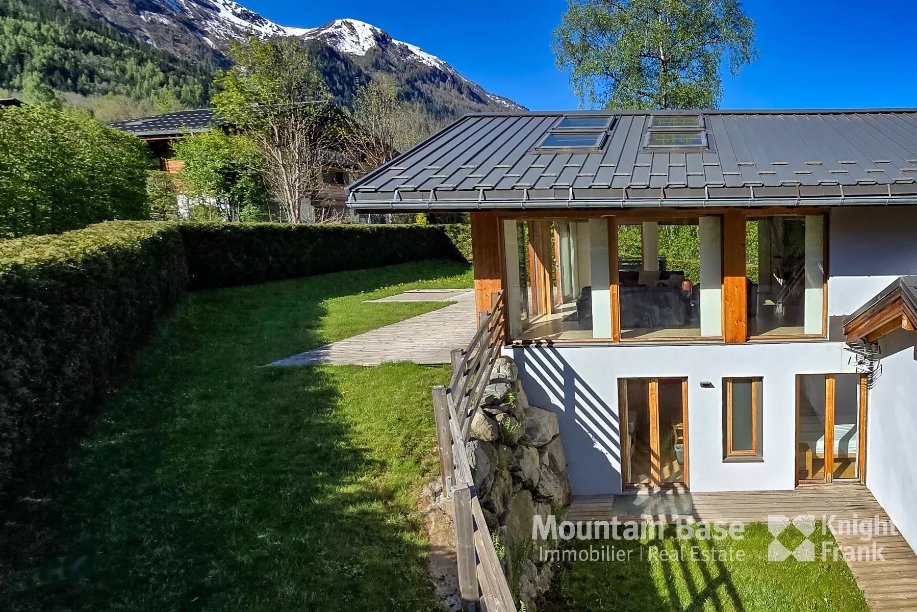 Photo of A 4-bedroom bright and modern chalet situated between Taconnaz and Les Houches