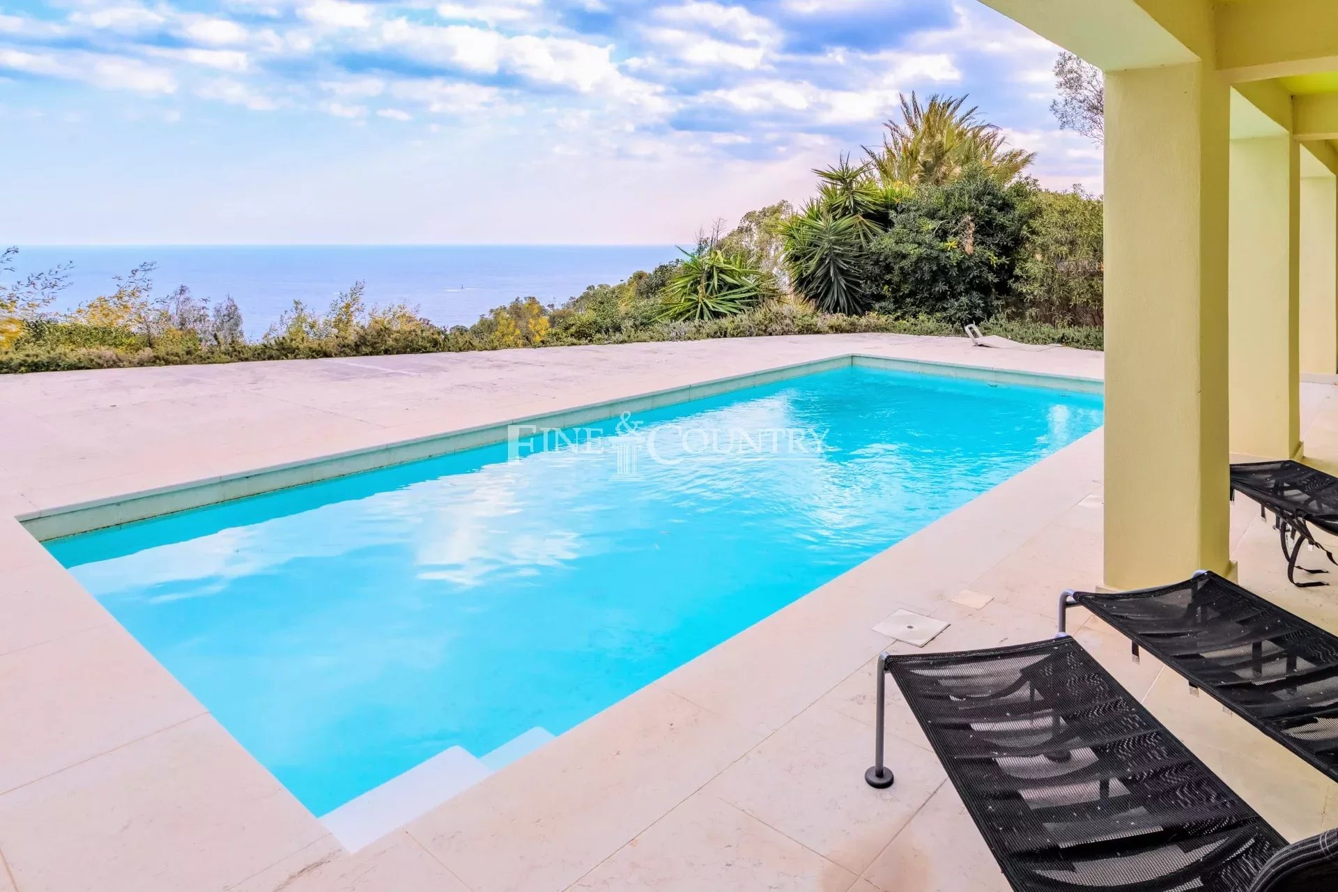 Villa for sale in Cannes panoramic sea view