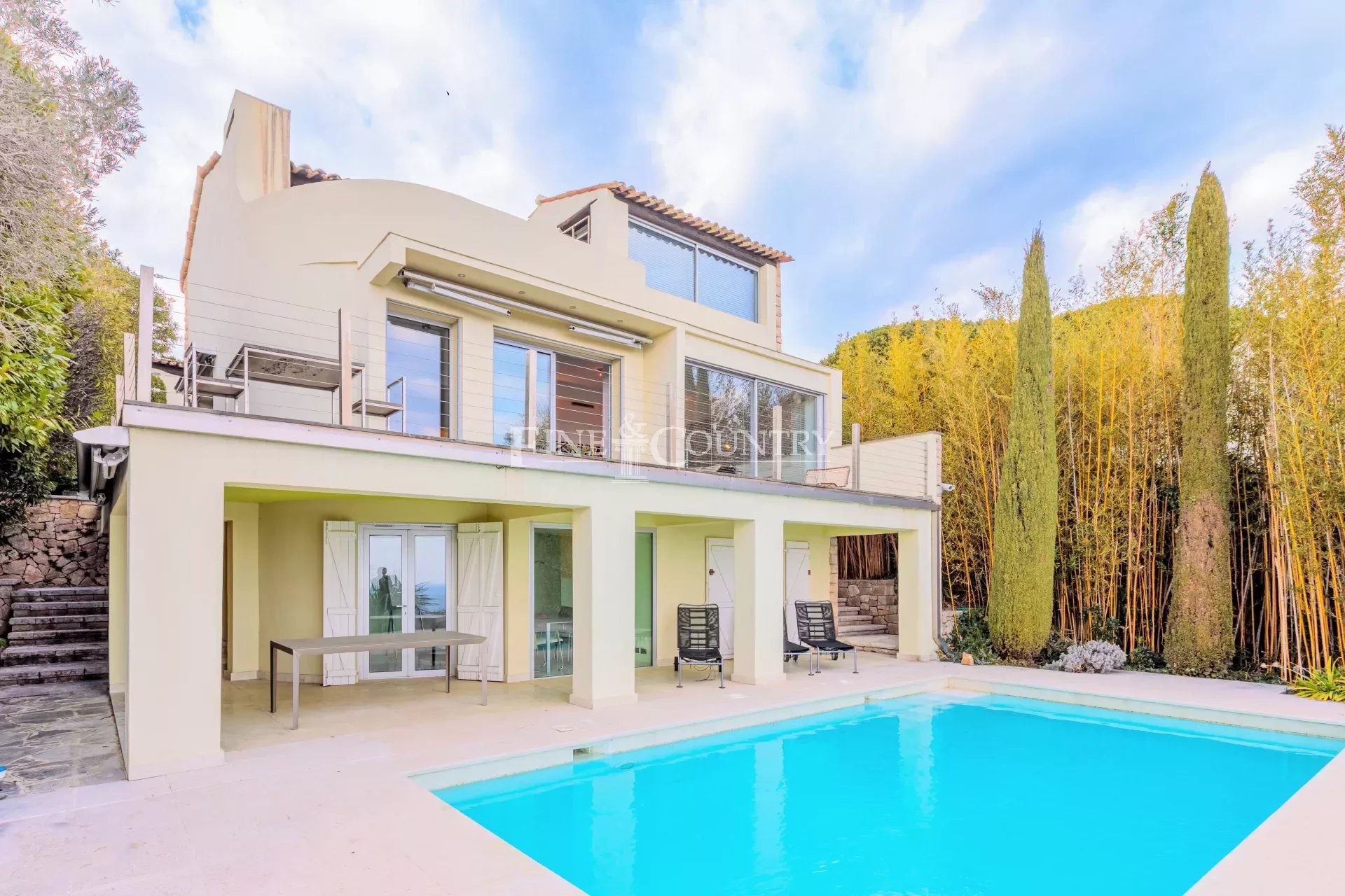 Villa for sale in Super Cannes panoramic sea view