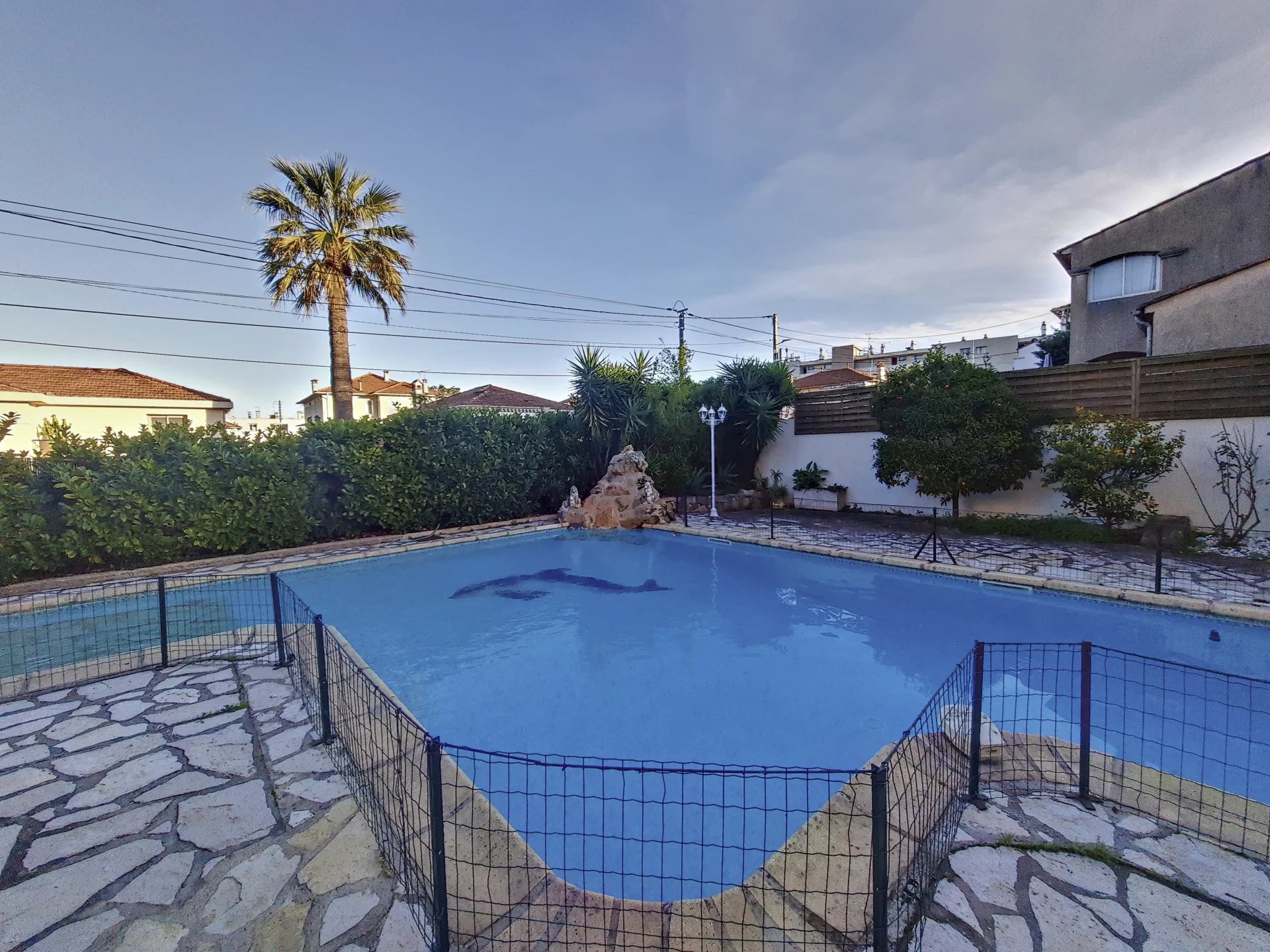 Villa in Antibes center with pool