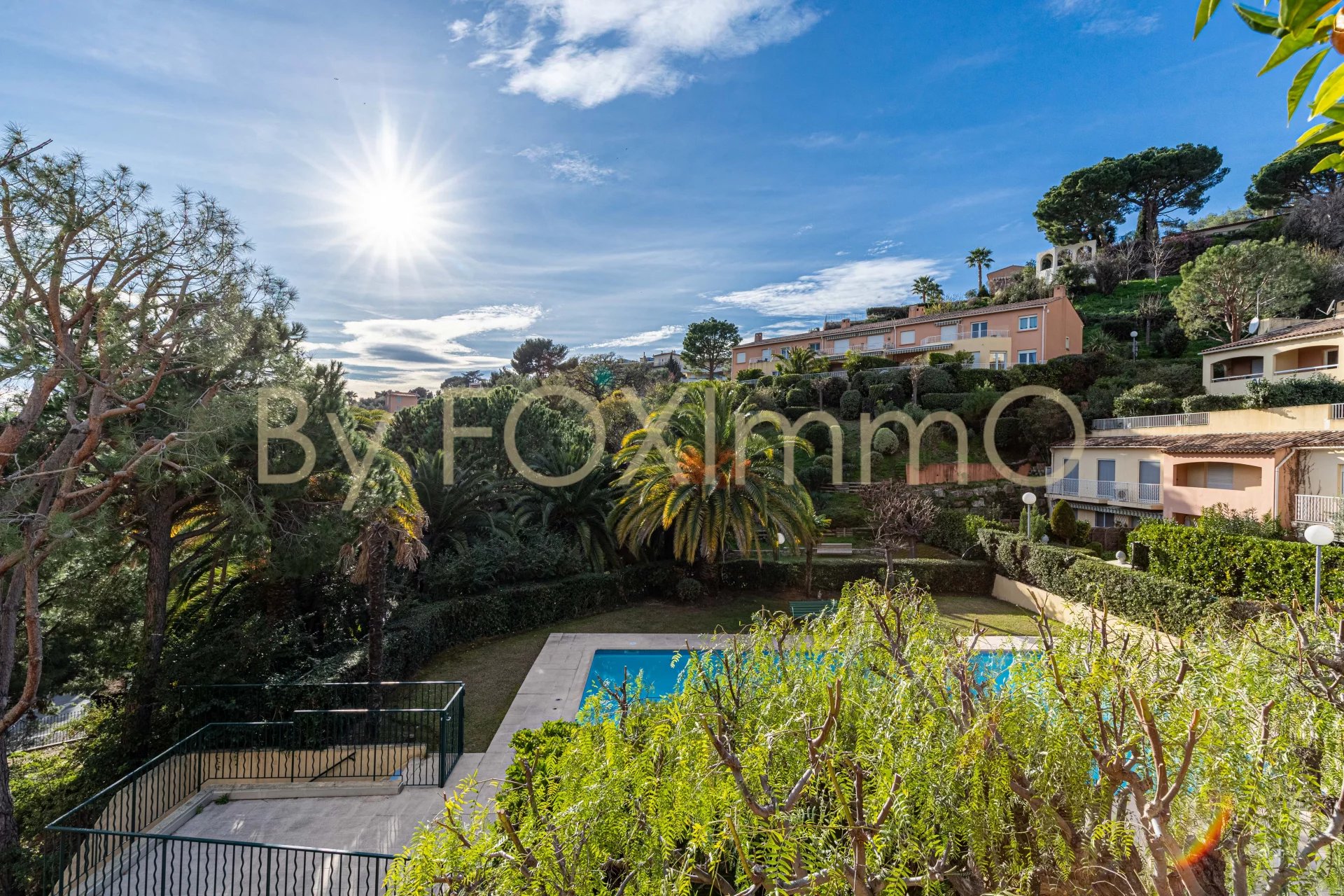 For sale on the French Riviera, magnificent 3 room duplex apartment with garage and pool