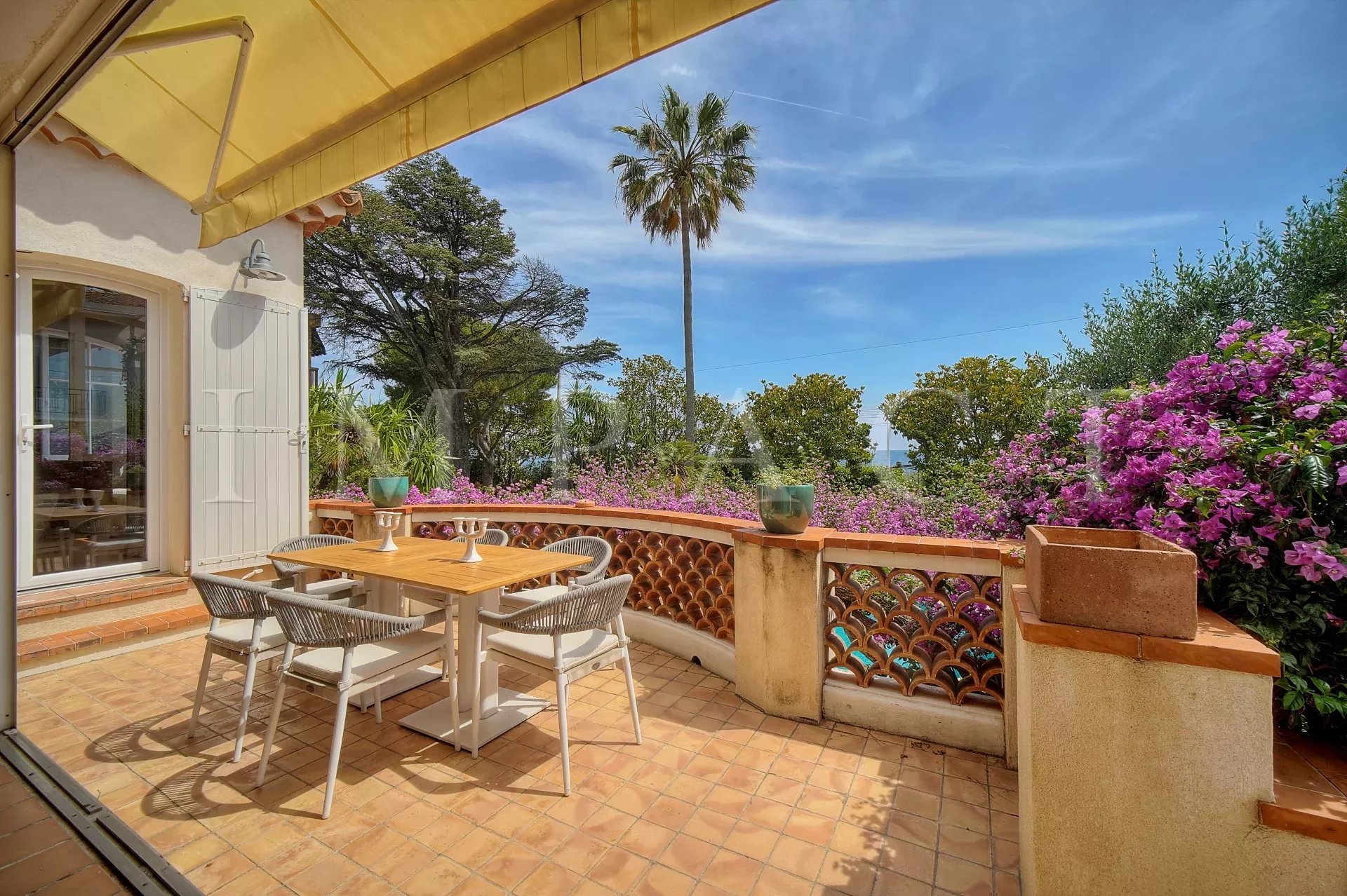 CANNES SEASIDE - VILLA TO RENT