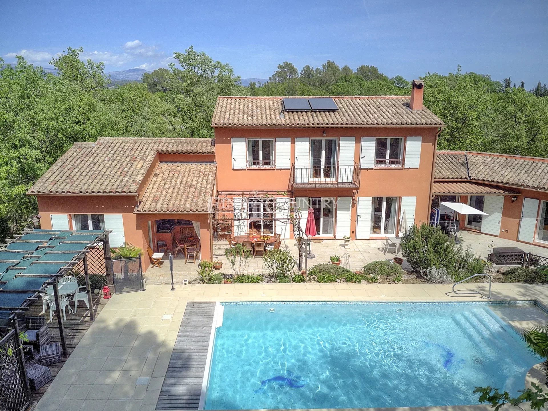 Villa for sale in Fayence with swimming pool