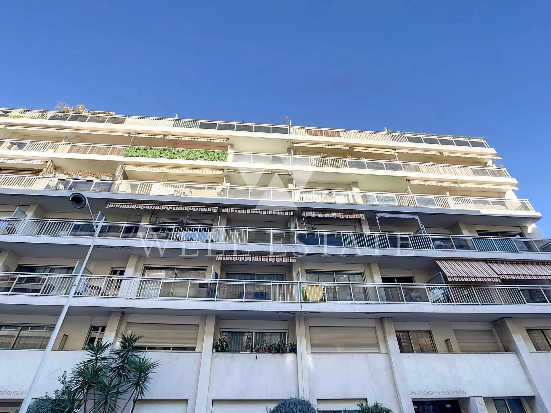 69-sqm two-bedroom flat for sale in Nice