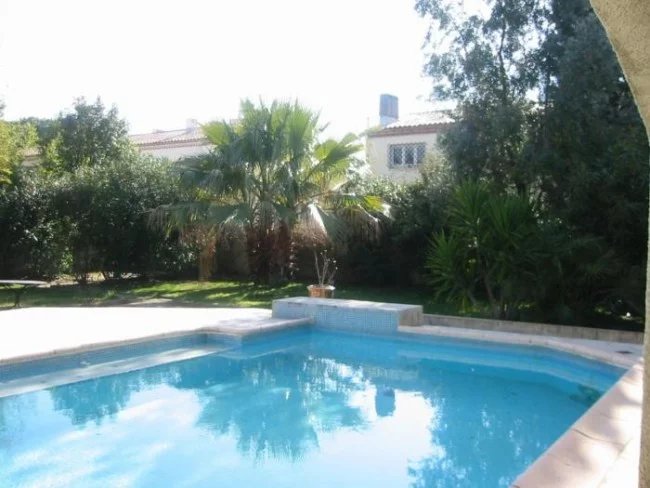 Vente Maison R+1 de 230 m²  sur terrain de 738 m² avec piscine Lattes Maurin