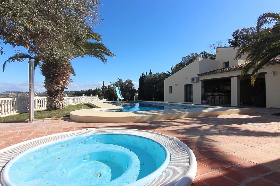 Beautiful spacious finca with panoramic views