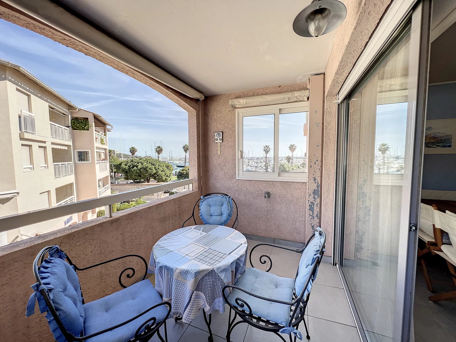 Antibes center 2 bedrooms apartment