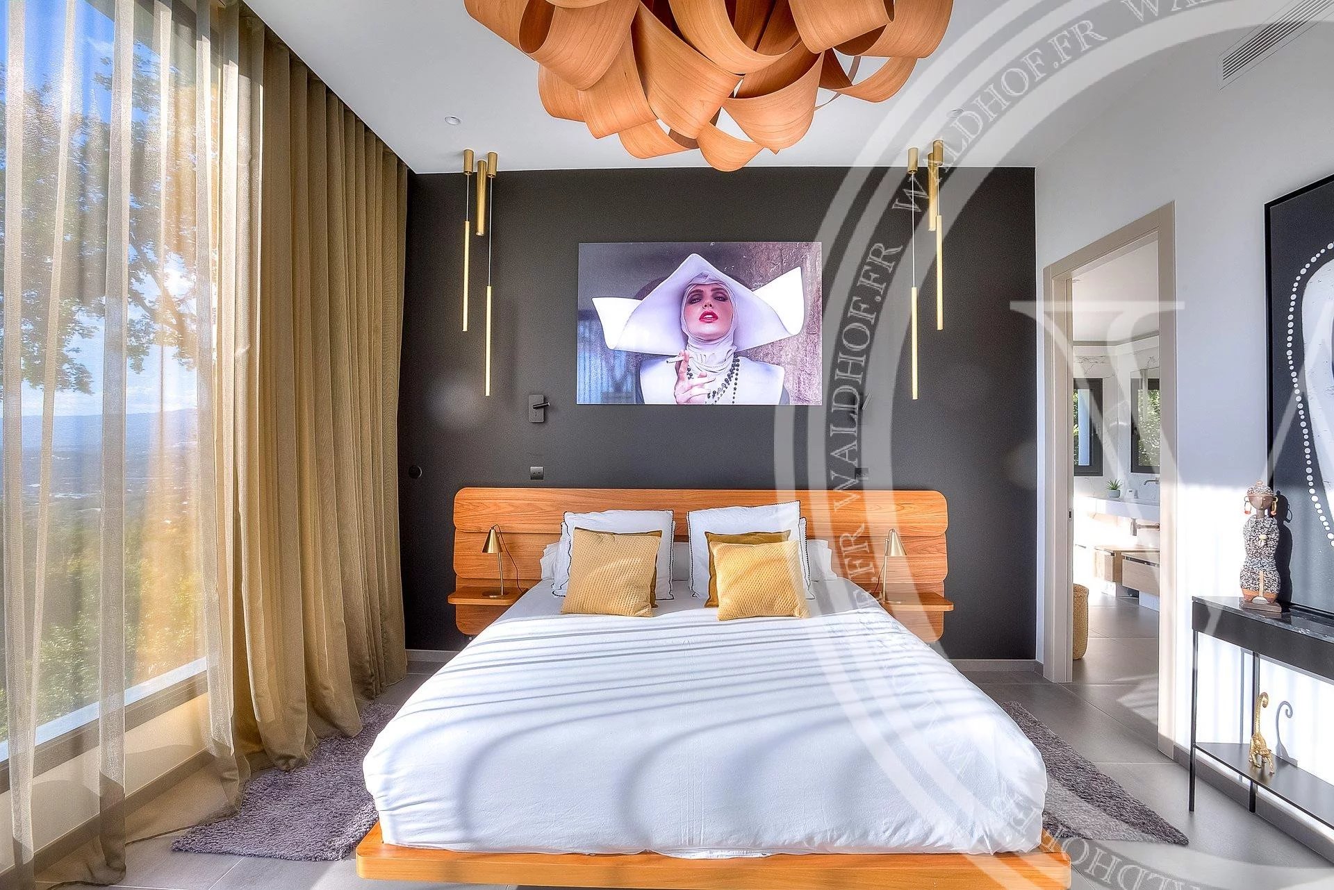 Luxurious 6 bedroom villa – MOUGINS