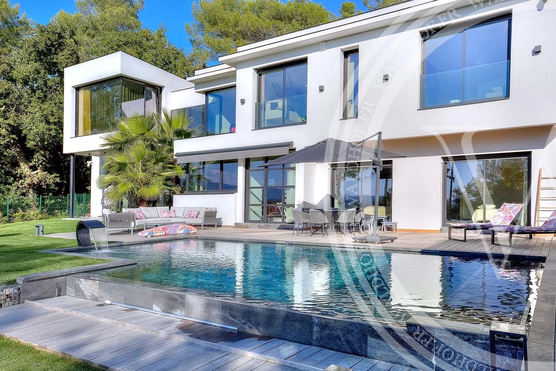 Luxurious 6 bedroom villa – MOUGINS