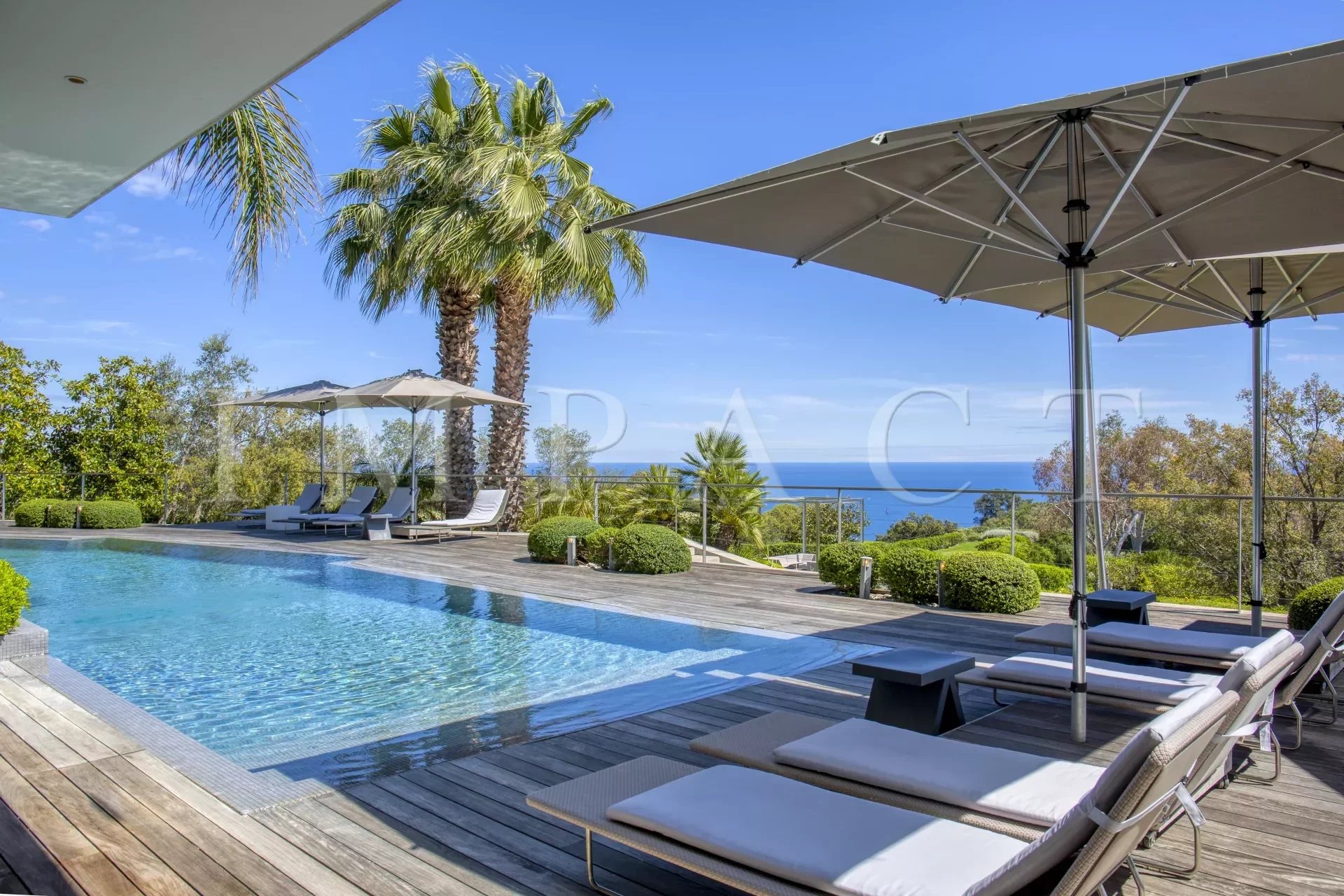 Cannes - Villa contemporaine vue mer à louer