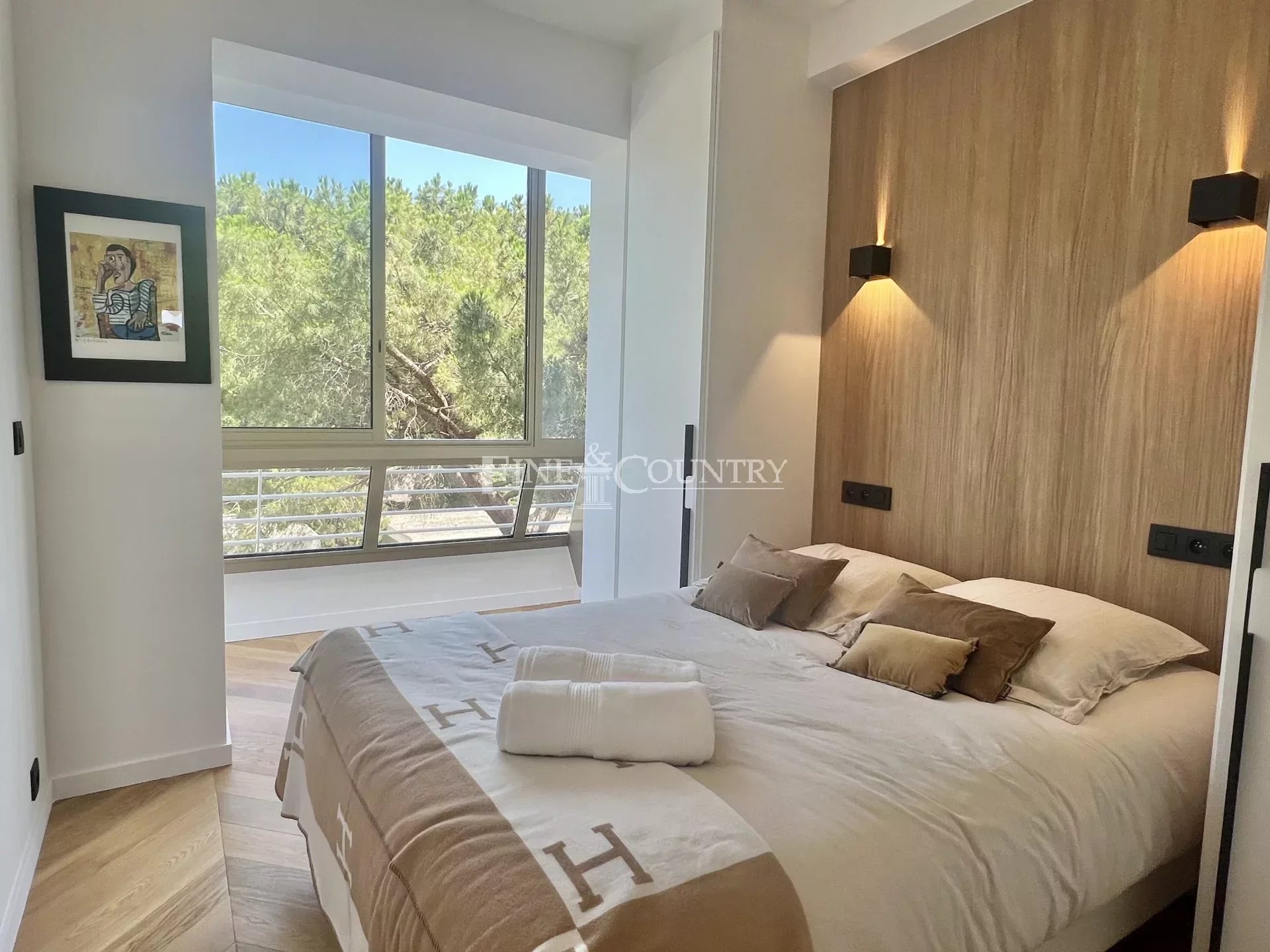 2 BEDROOM APPARTEMENT FOR SALE CANNES CALIFORNIE