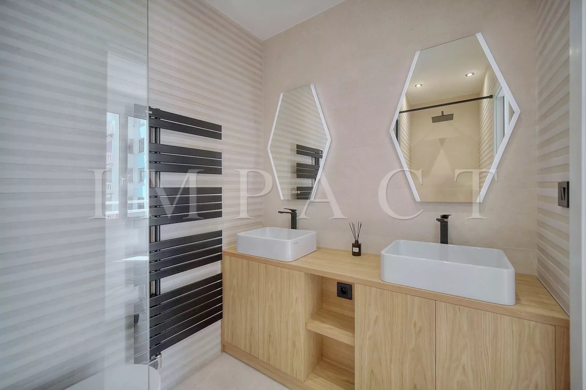 Fully renovated contemporary apartment for sale Cannes Croisette