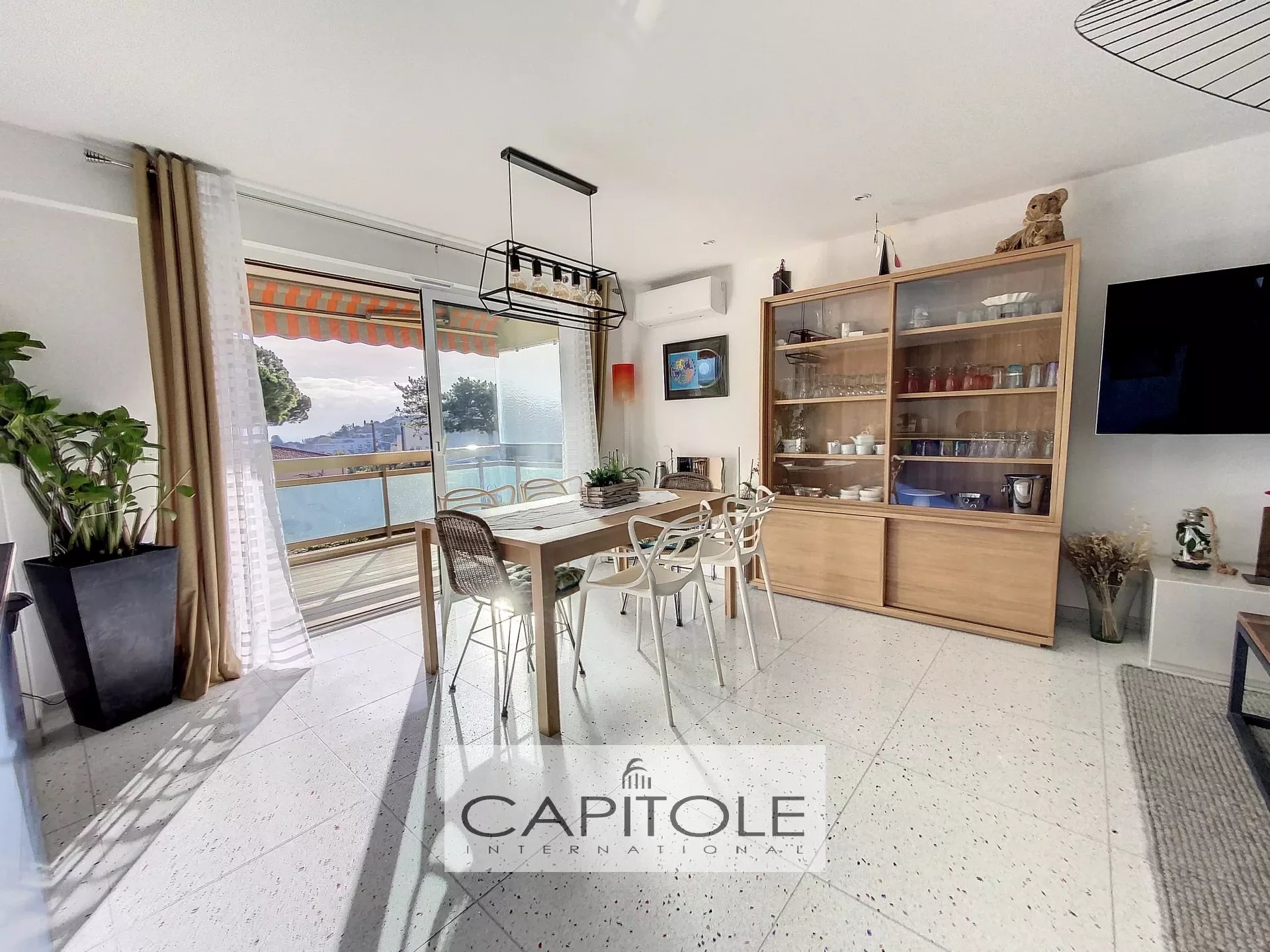 A vendre,  EXCLUSIVITE, Antibes Le Puy proche centre, appartement 4 pièces 92 m², vue mer et montagne, terrasse, garage, cave