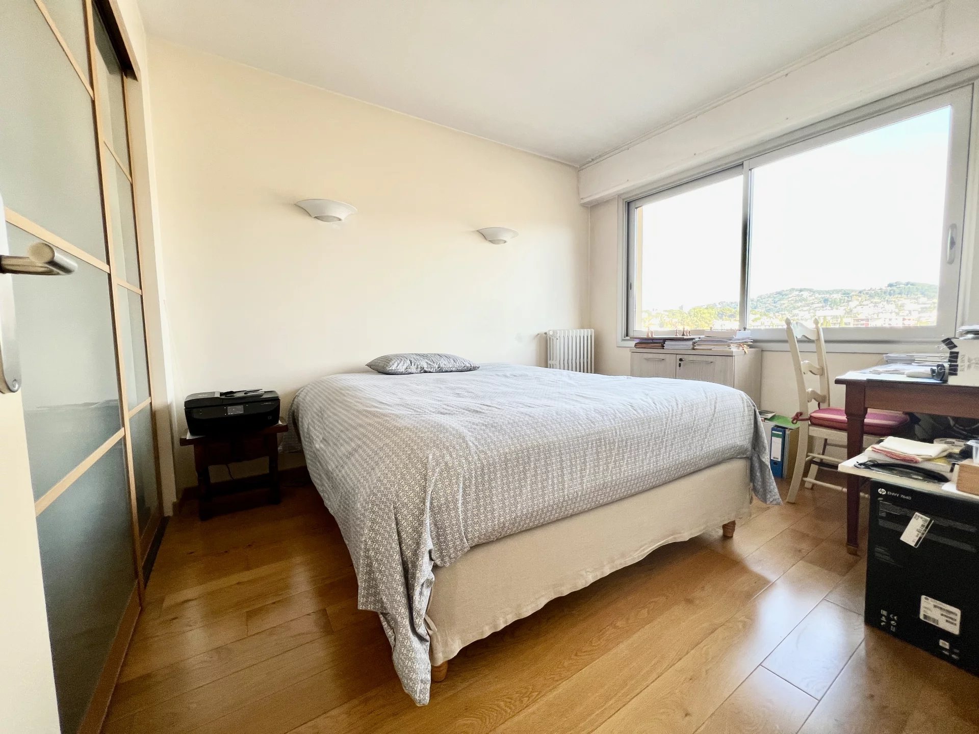 CANNET EUROPE: top floor, 3 rooms with beautiful terrace, parking and cellar