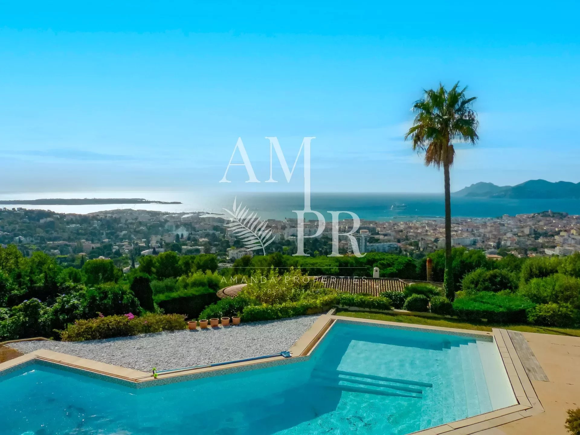 Sole Agent: Flat plot with Amazing sea views + Bonus villa with great potential