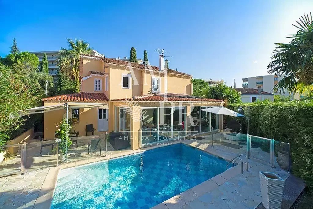 CANNES DOWNTOWN - TOWN HOUSE OF 300 SQM