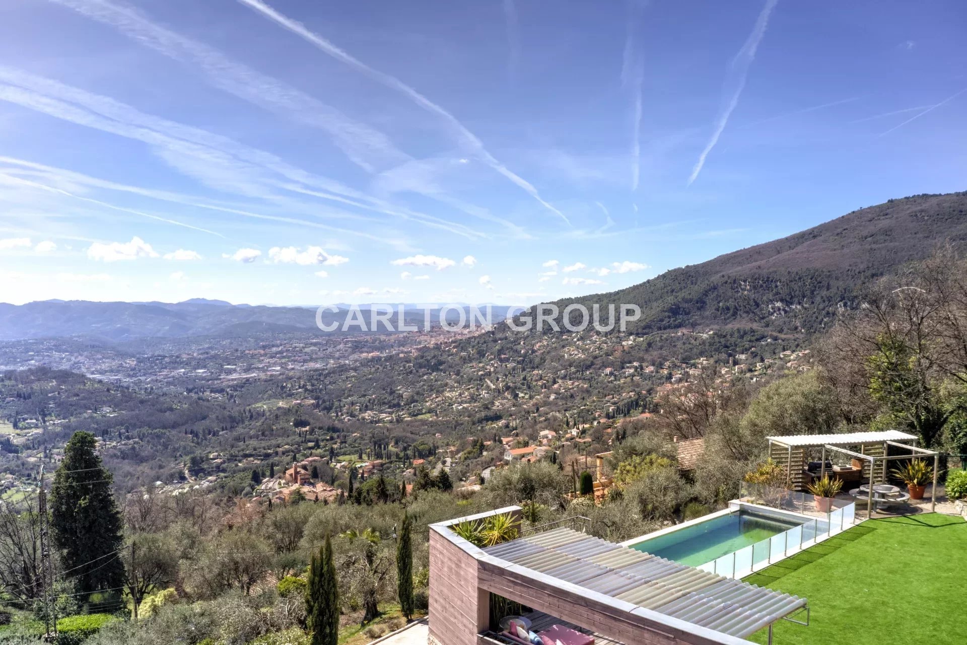 CHARMING PROVENCAL STYLE VILLA WITH PANORAMIC VIEWS