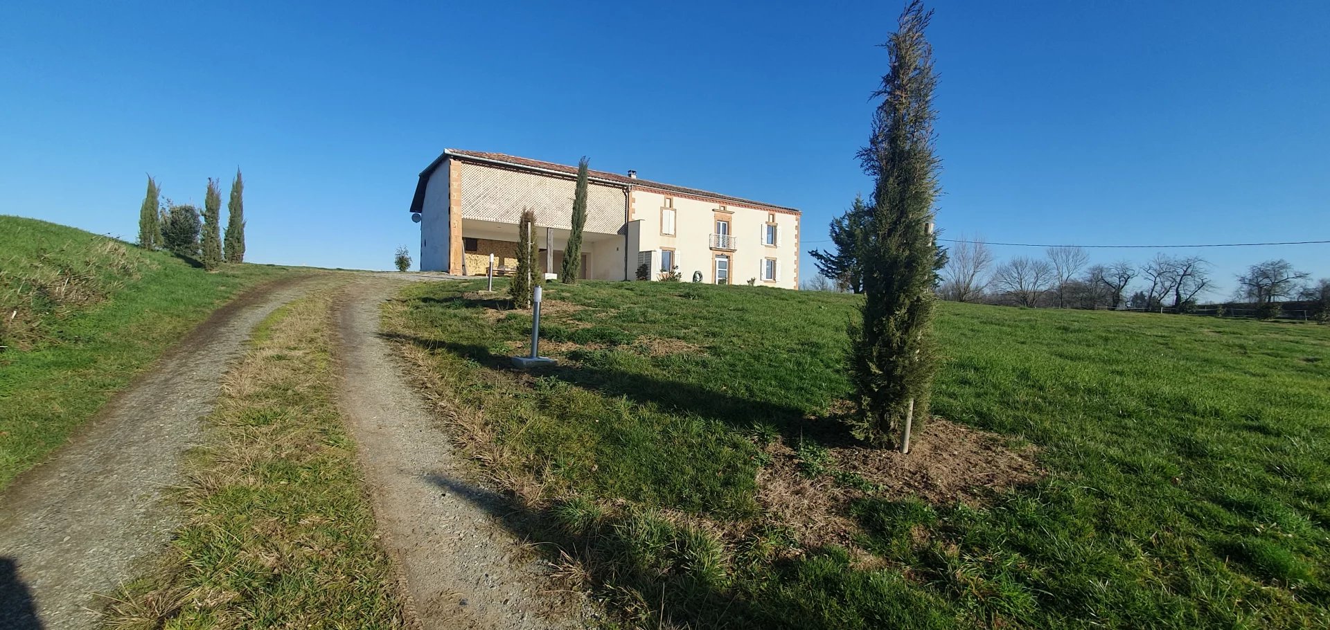 Sector CARDEILHAC, beautiful commingeoise on nearly 2 hectares of land