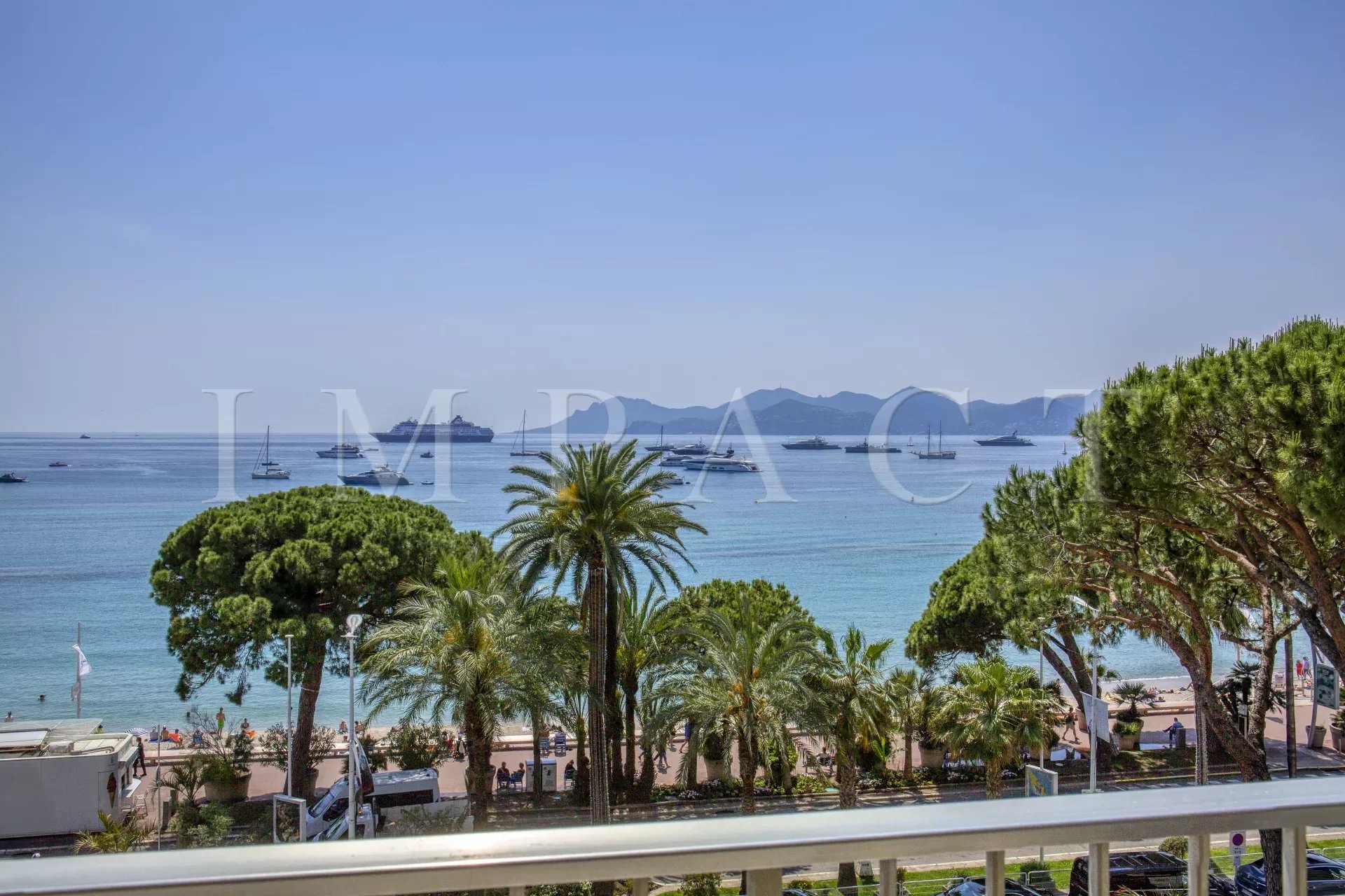 Cannes Croisette - Luxurious sea view apartment to rent